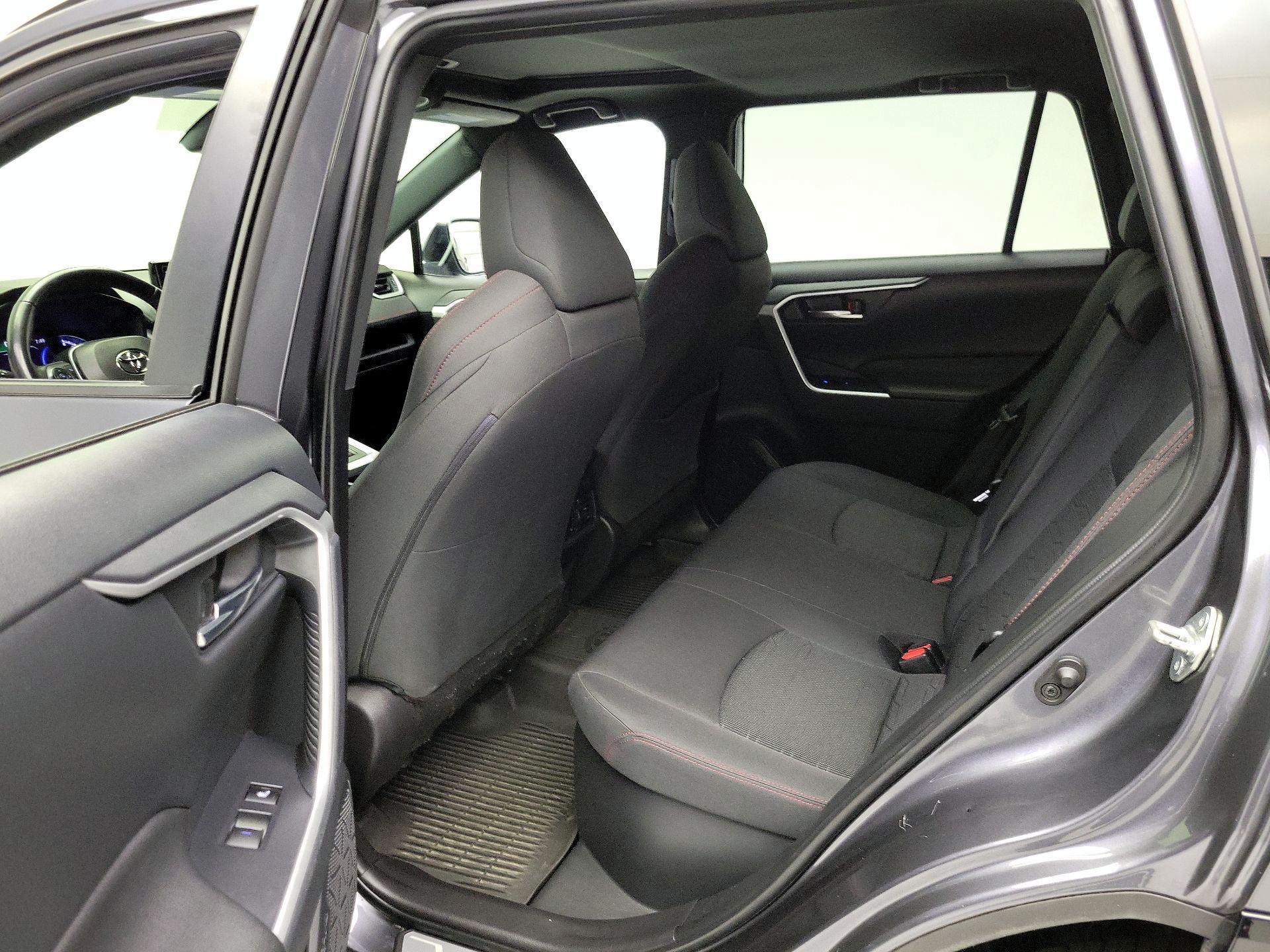 Thumbnail: 2022 Toyota RAV4 - 20