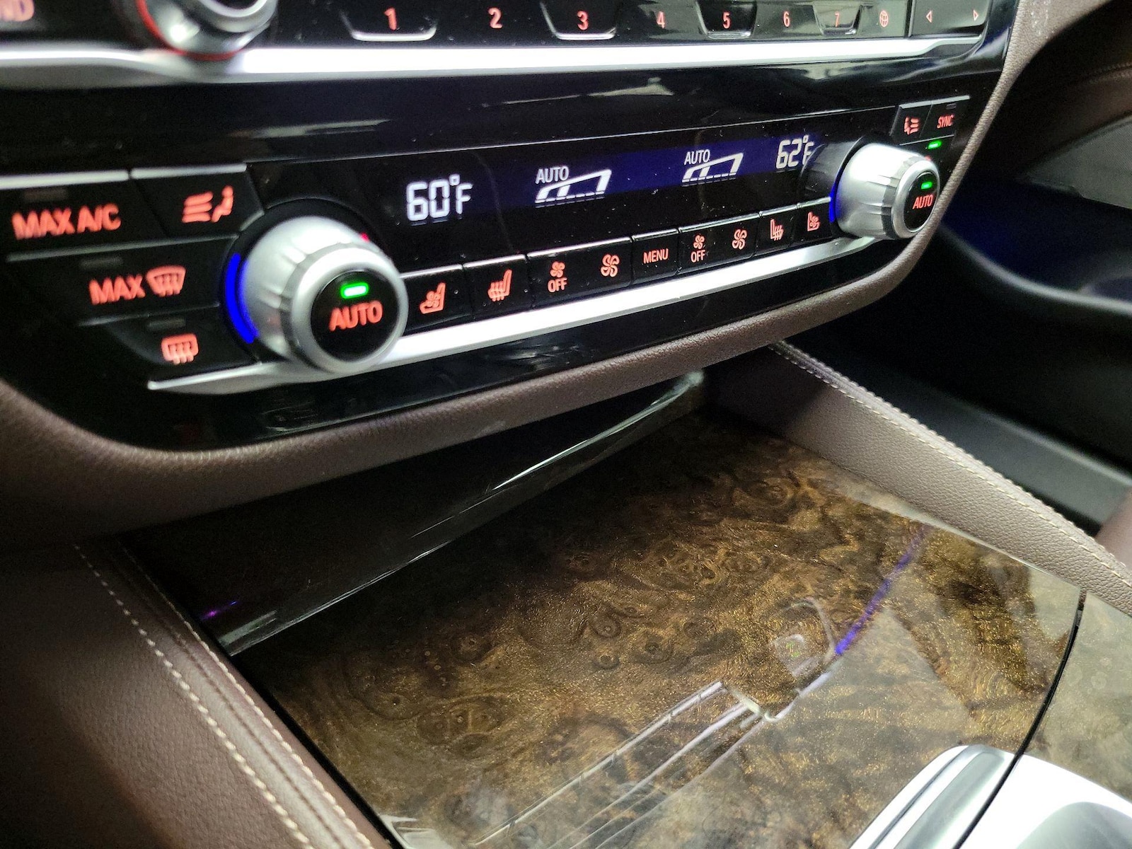 2018 BMW 5 Series 530e - Photo 18