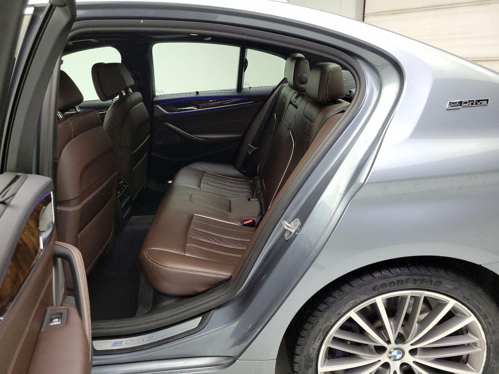 2018 BMW 5 Series 530e - Photo 22