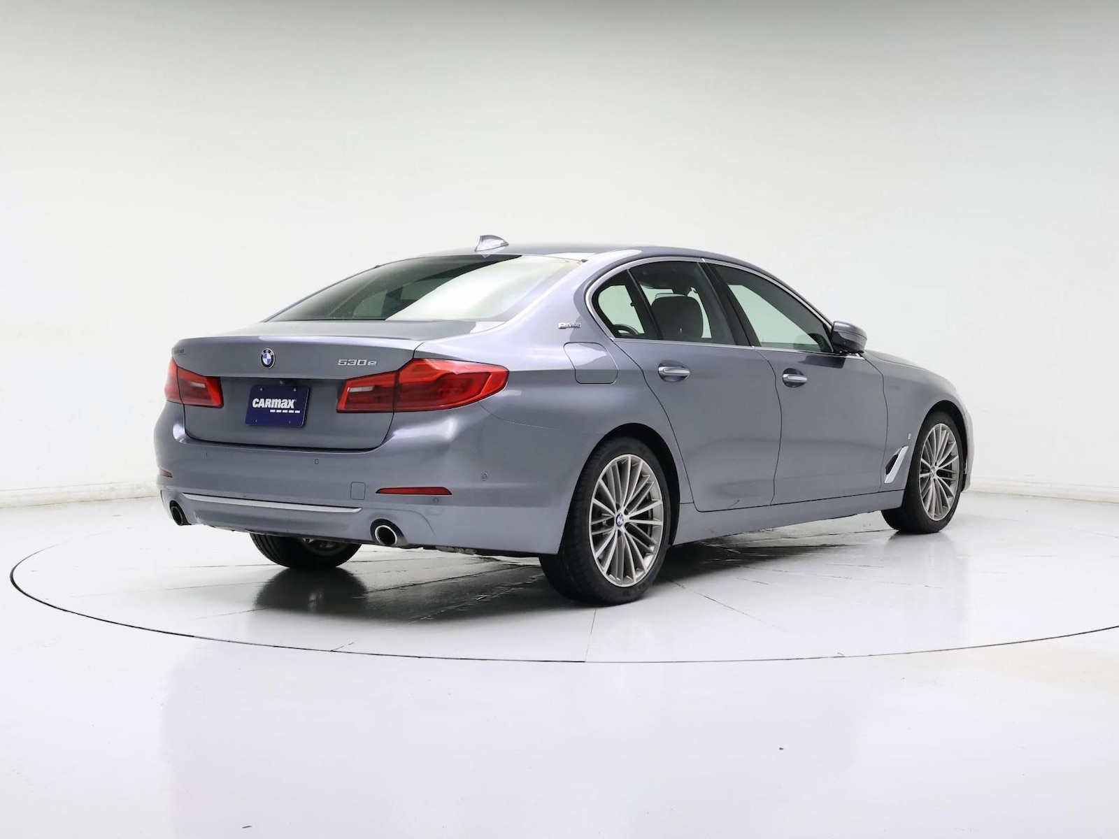 2018 BMW 5 Series 530e - Photo 9