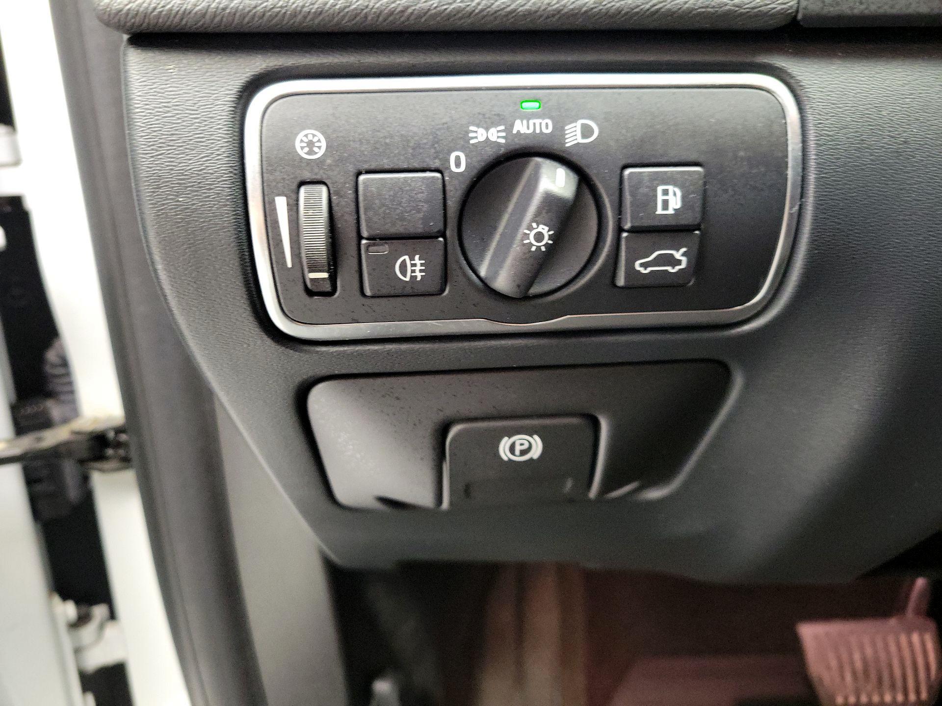 Thumbnail: 2016 Volvo S60 - 13