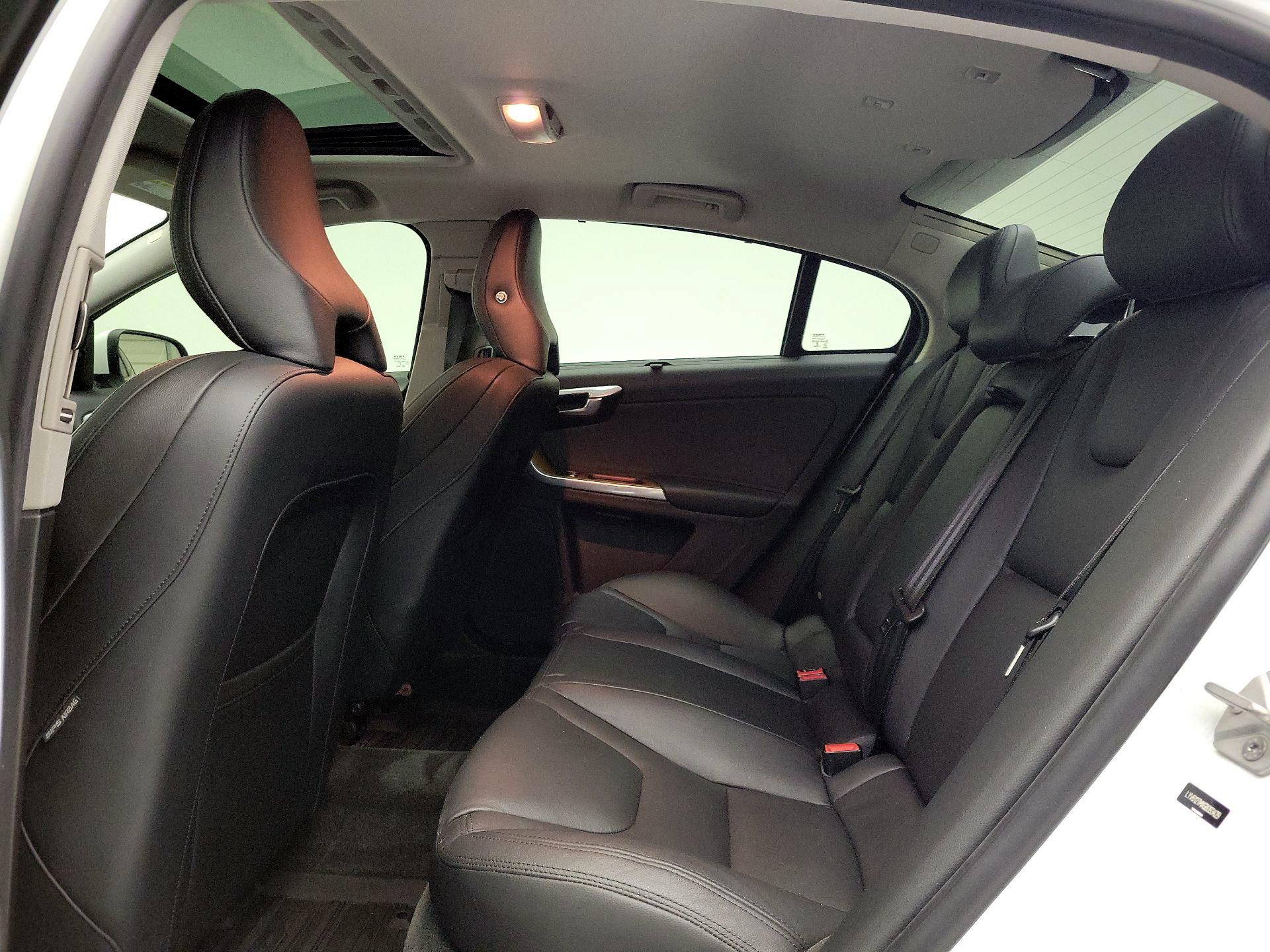 Thumbnail: 2016 Volvo S60 - 20