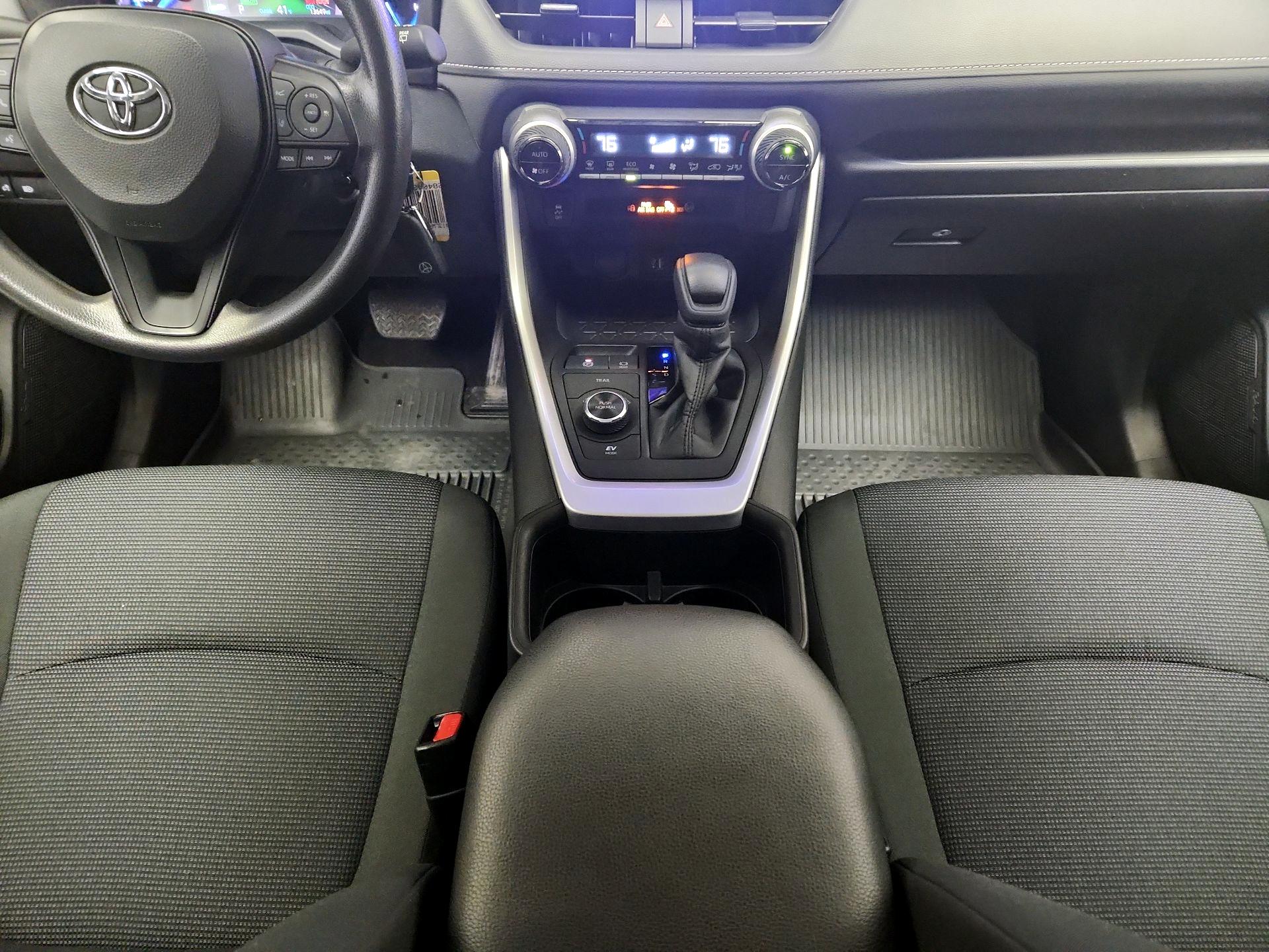 Thumbnail: 2024 Toyota RAV4 - 17