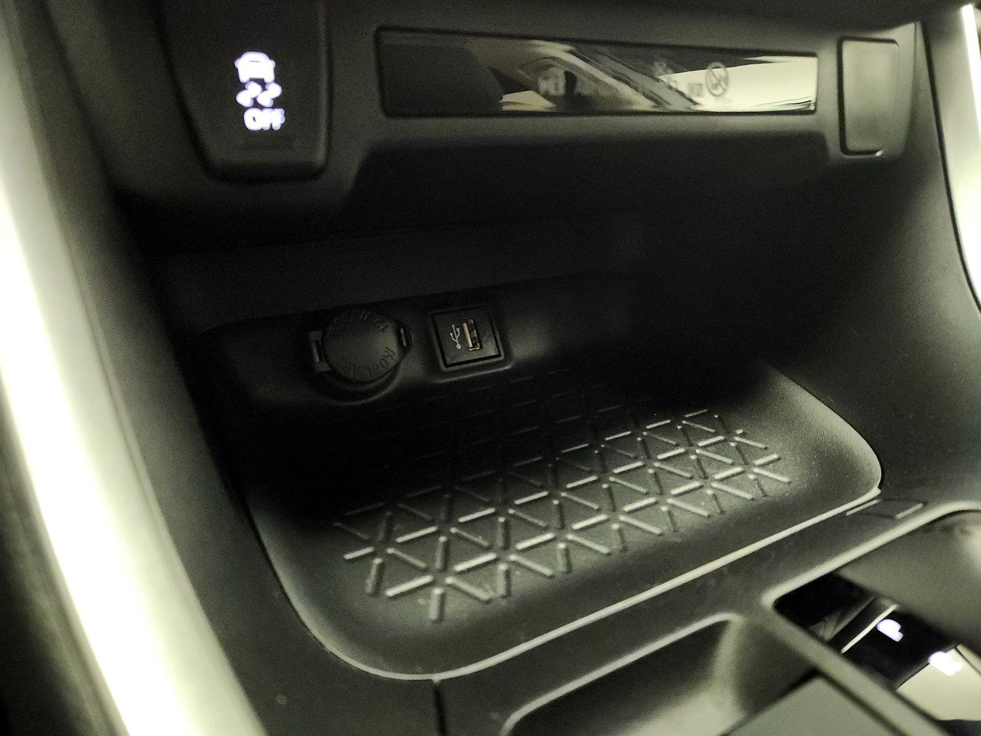 Thumbnail: 2024 Toyota RAV4 - 18