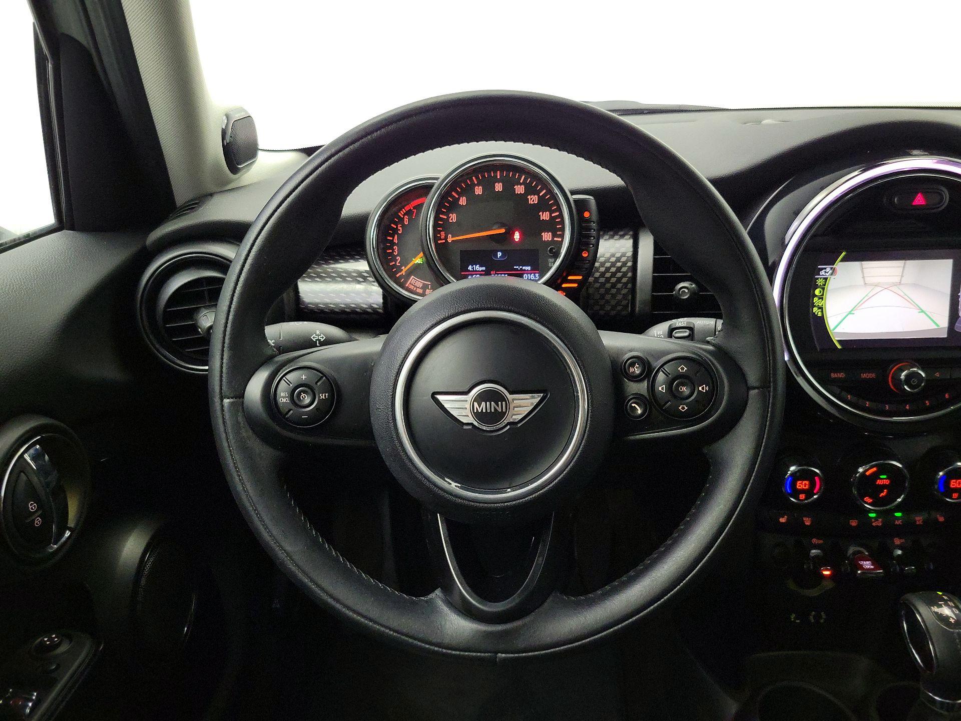 Thumbnail: 2016 MINI Cooper Hardtop - 10