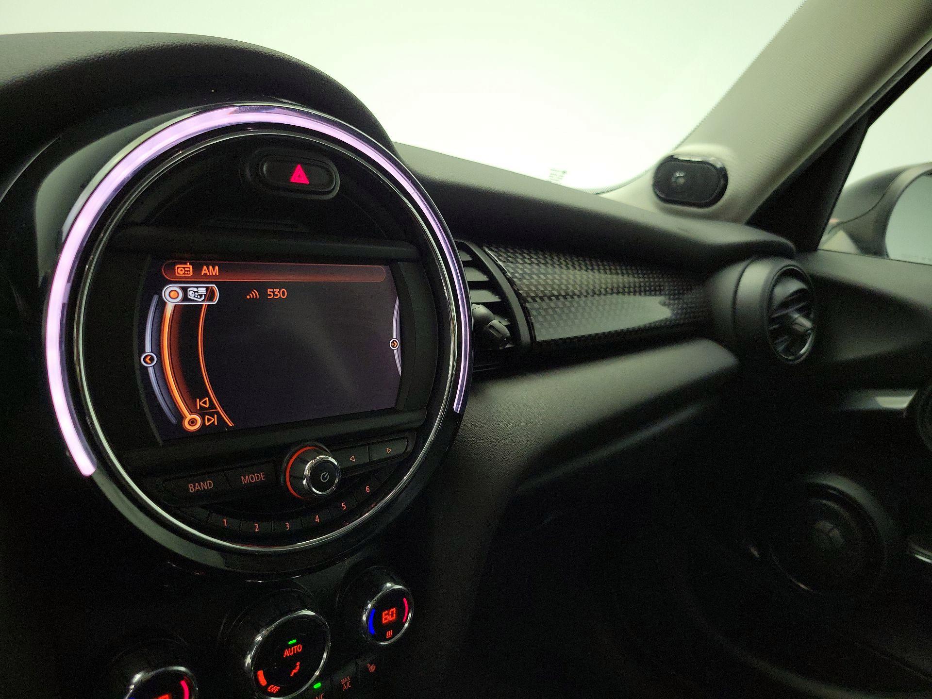 Thumbnail: 2016 MINI Cooper Hardtop - 15