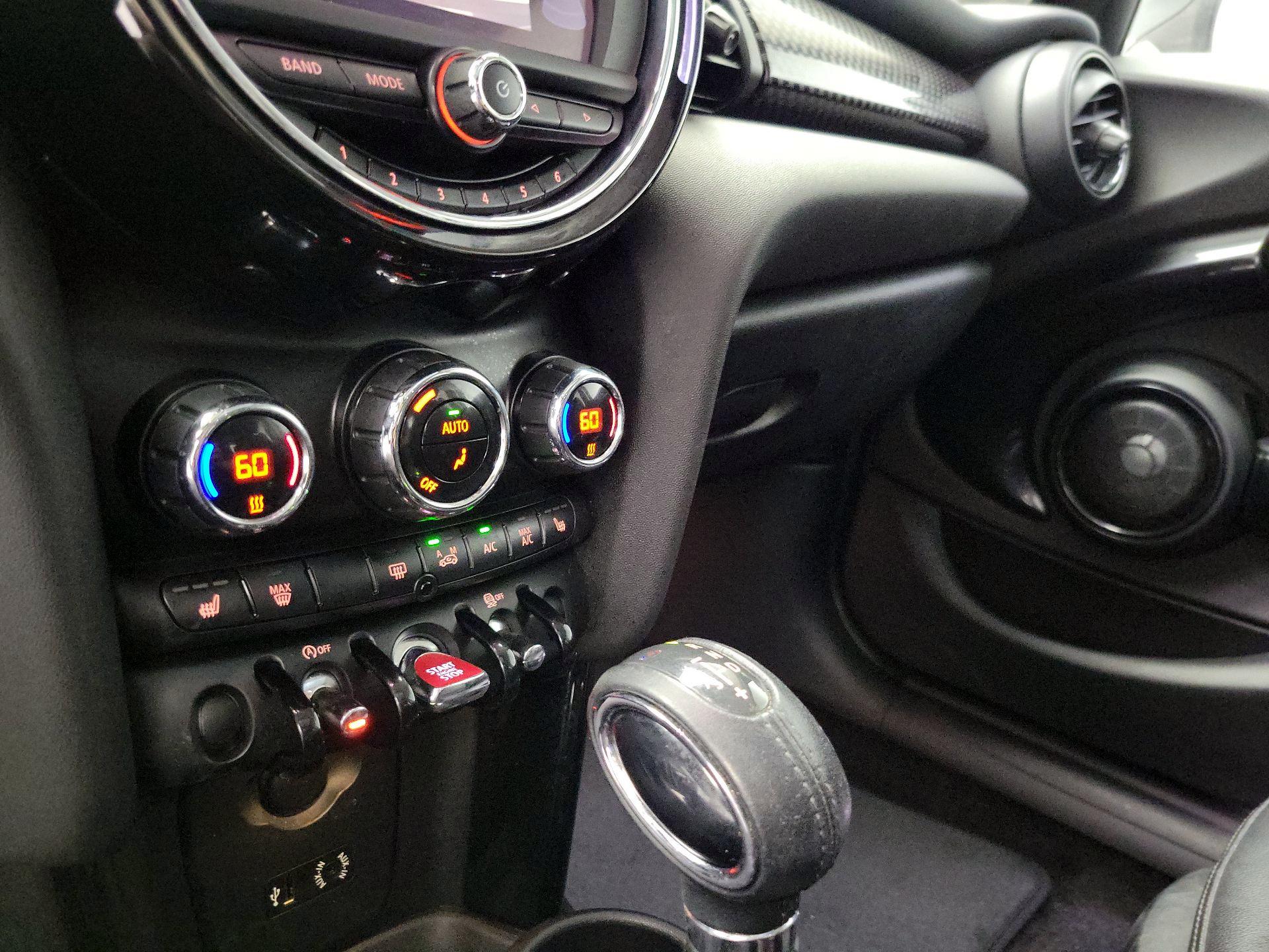 Thumbnail: 2016 MINI Cooper Hardtop - 16