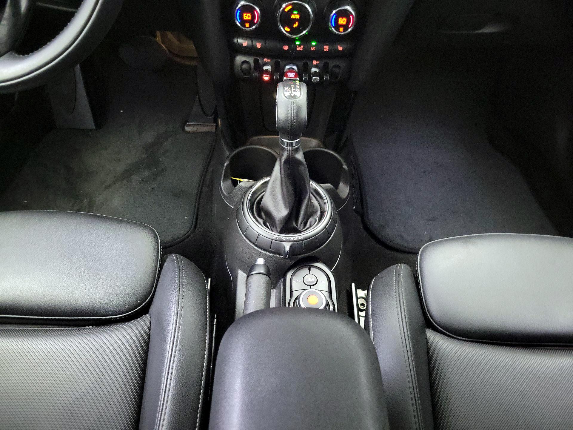 Thumbnail: 2016 MINI Cooper Hardtop - 17