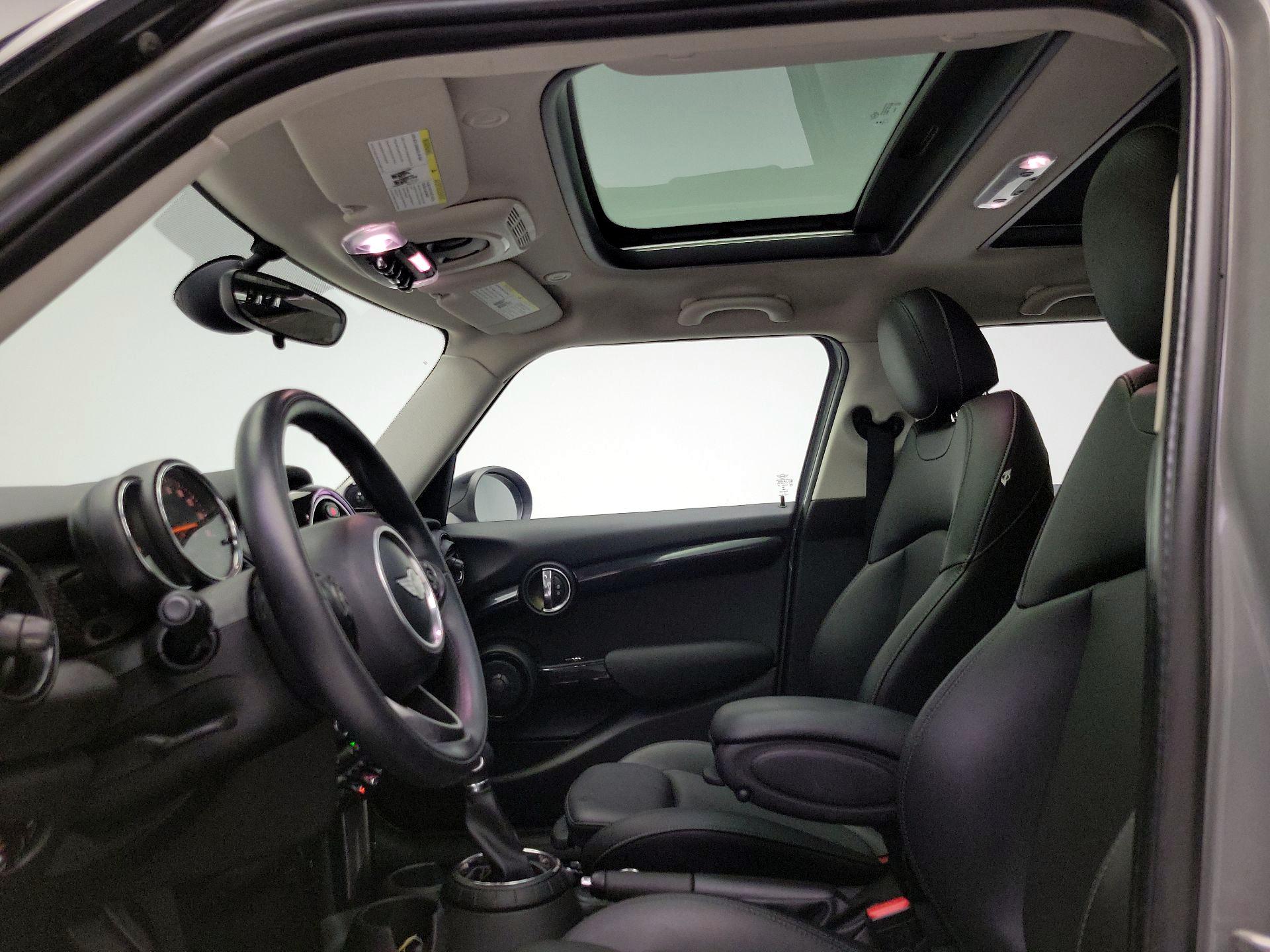 Thumbnail: 2016 MINI Cooper Hardtop - 19