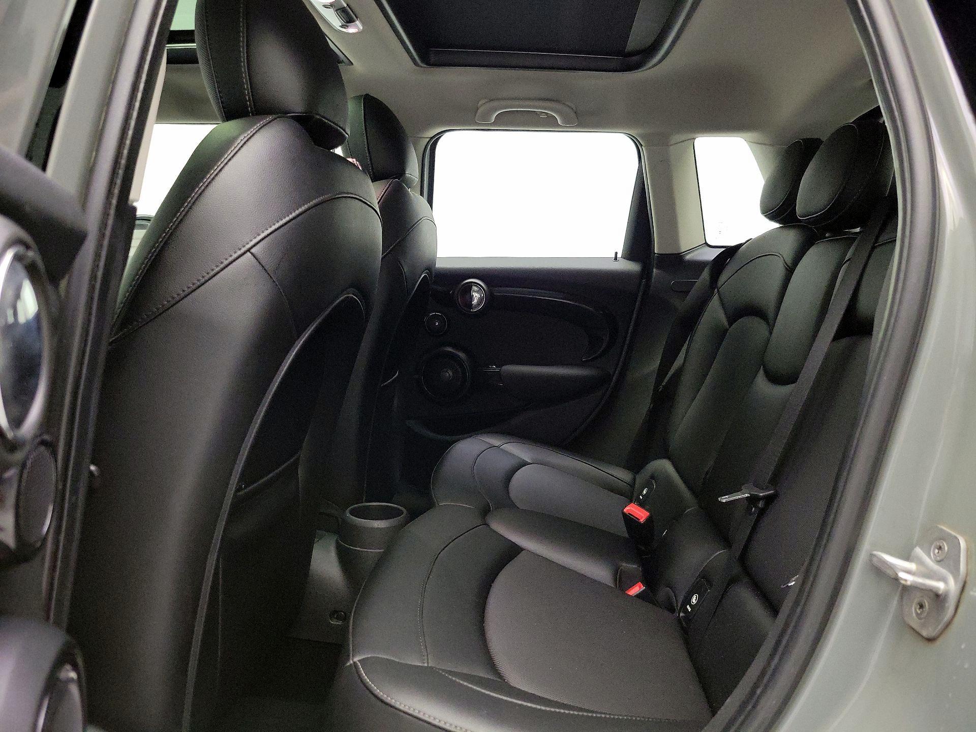 Thumbnail: 2016 MINI Cooper Hardtop - 20