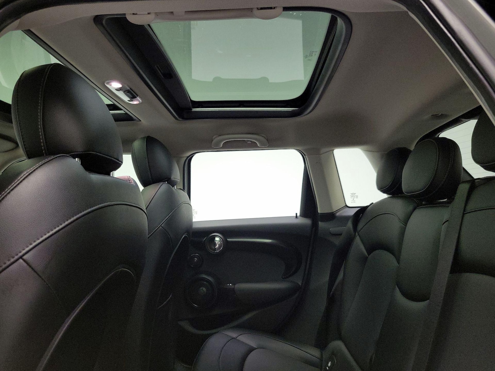 2016 MINI Cooper S - Photo 24