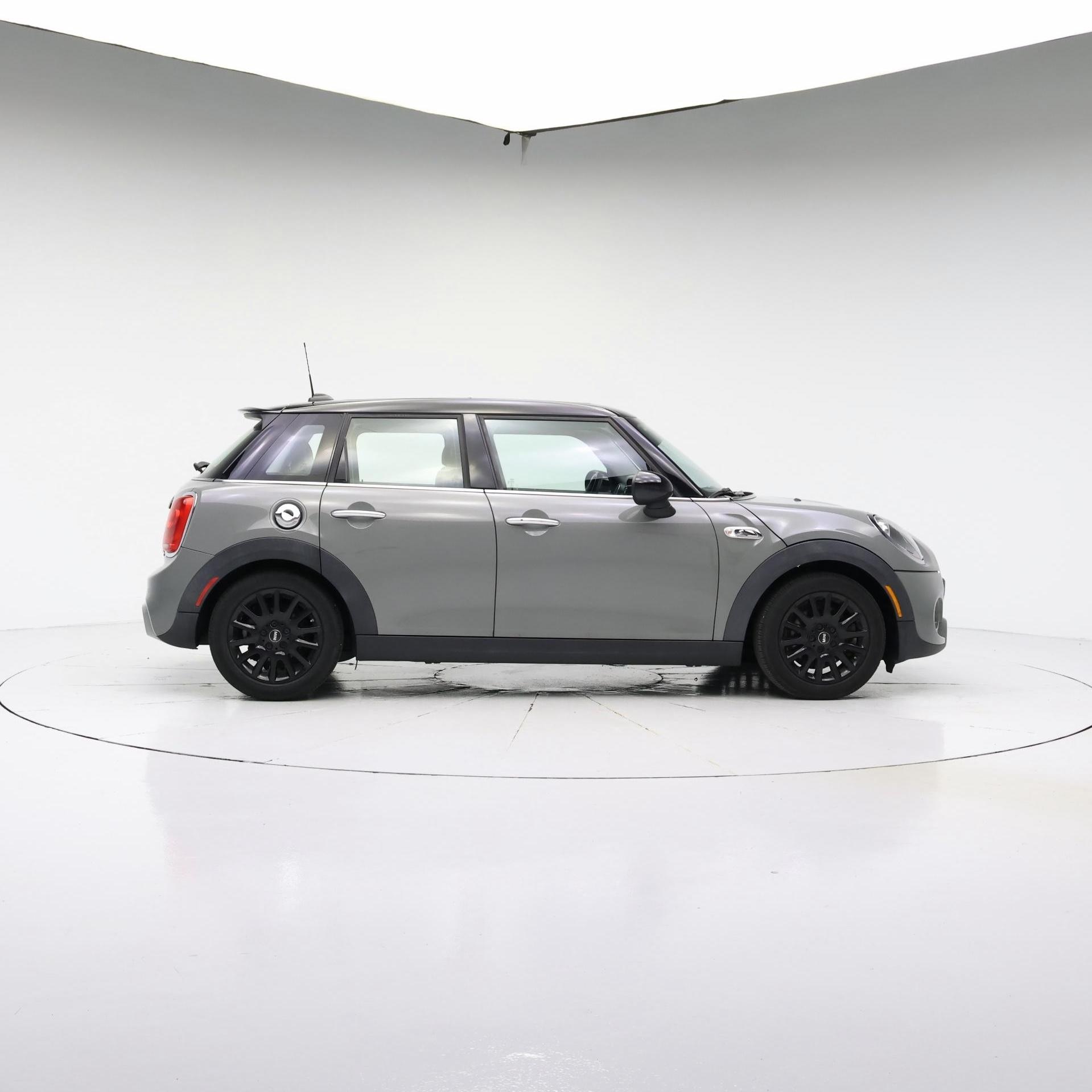 Thumbnail: 2016 MINI Cooper Hardtop - 3