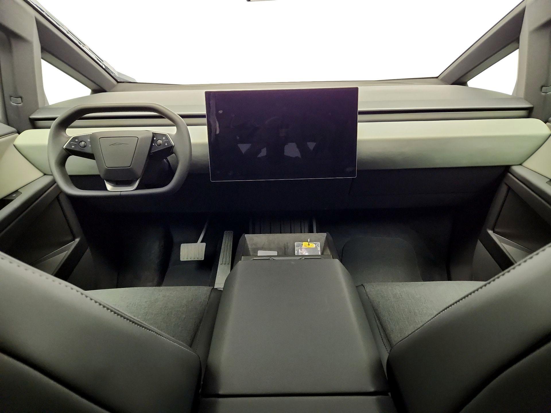 Thumbnail: 2025 Tesla Cybertruck - 9