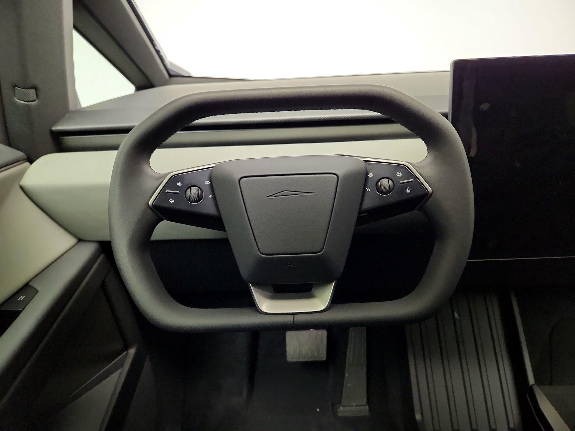 Thumbnail: 2025 Tesla Cybertruck - 10