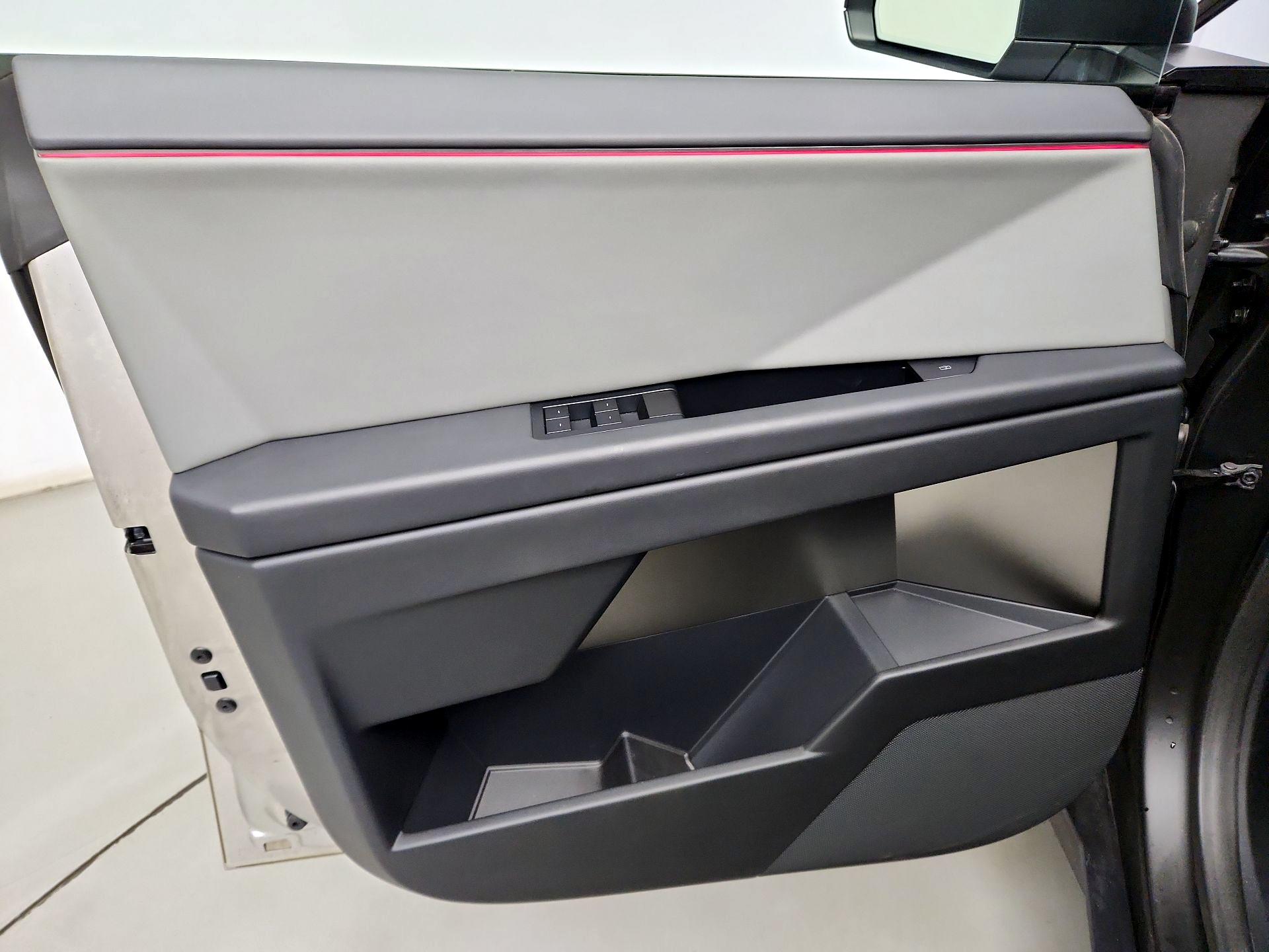 Thumbnail: 2025 Tesla Cybertruck - 12