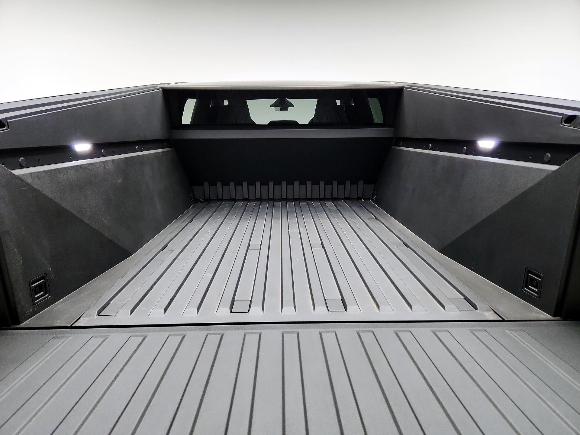 Thumbnail: 2025 Tesla Cybertruck - 20