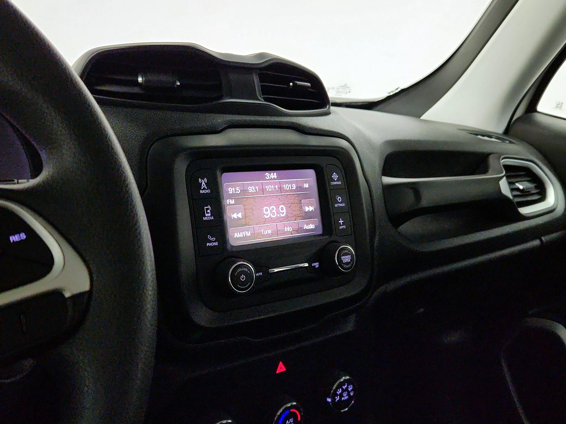 Thumbnail: 2018 Jeep Renegade - 15