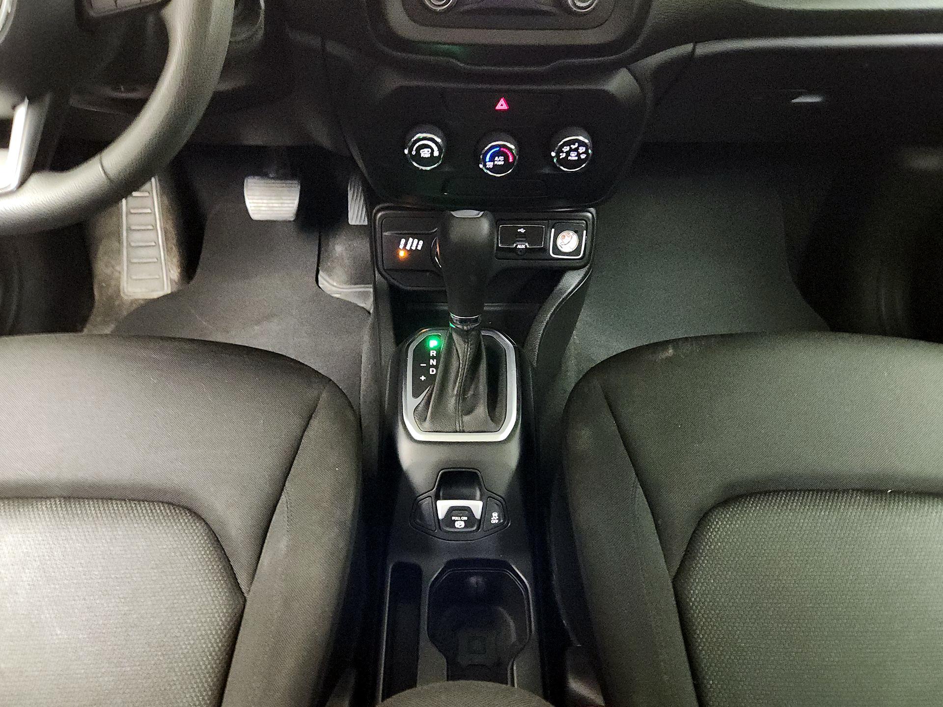 Thumbnail: 2018 Jeep Renegade - 17