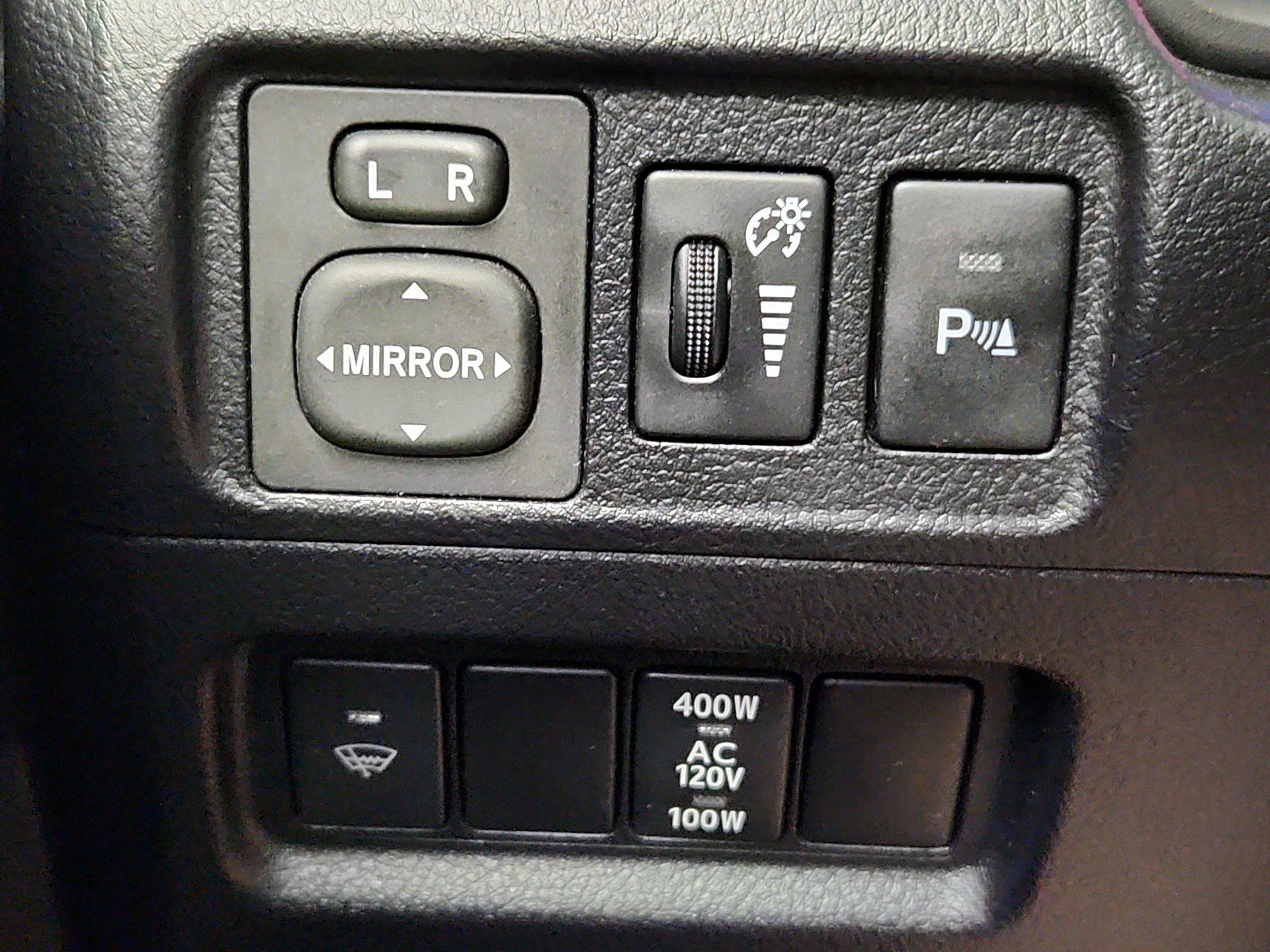 Thumbnail: 2015 Toyota 4Runner - 13