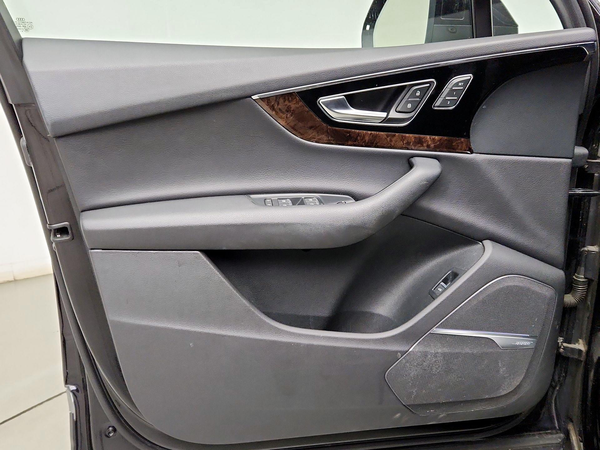 Thumbnail: 2019 Audi Q7 - 12