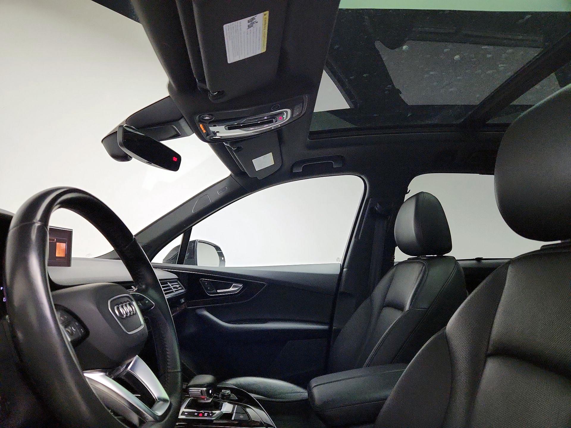 Thumbnail: 2019 Audi Q7 - 19