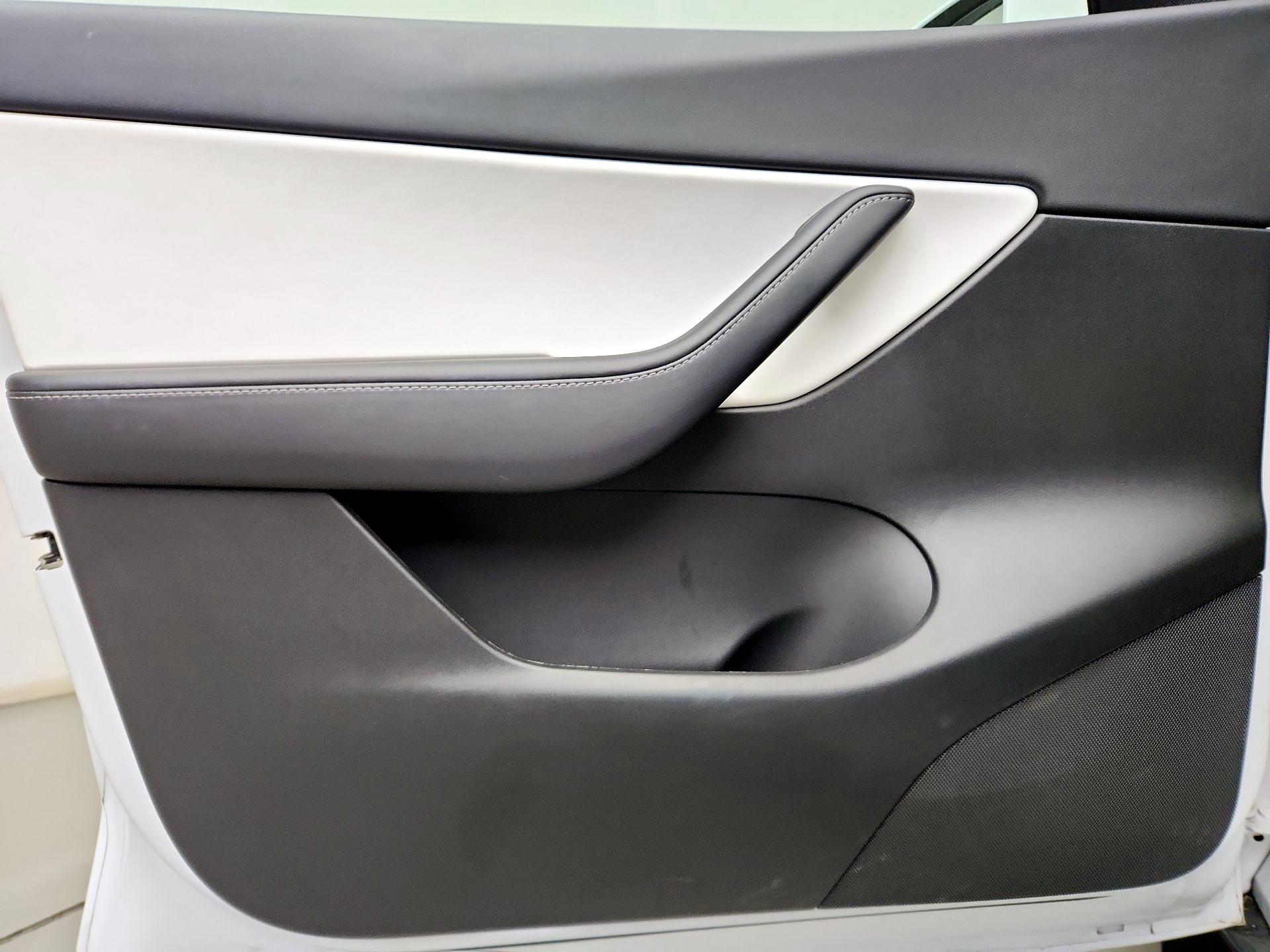 Thumbnail: 2022 Tesla Model Y - 12