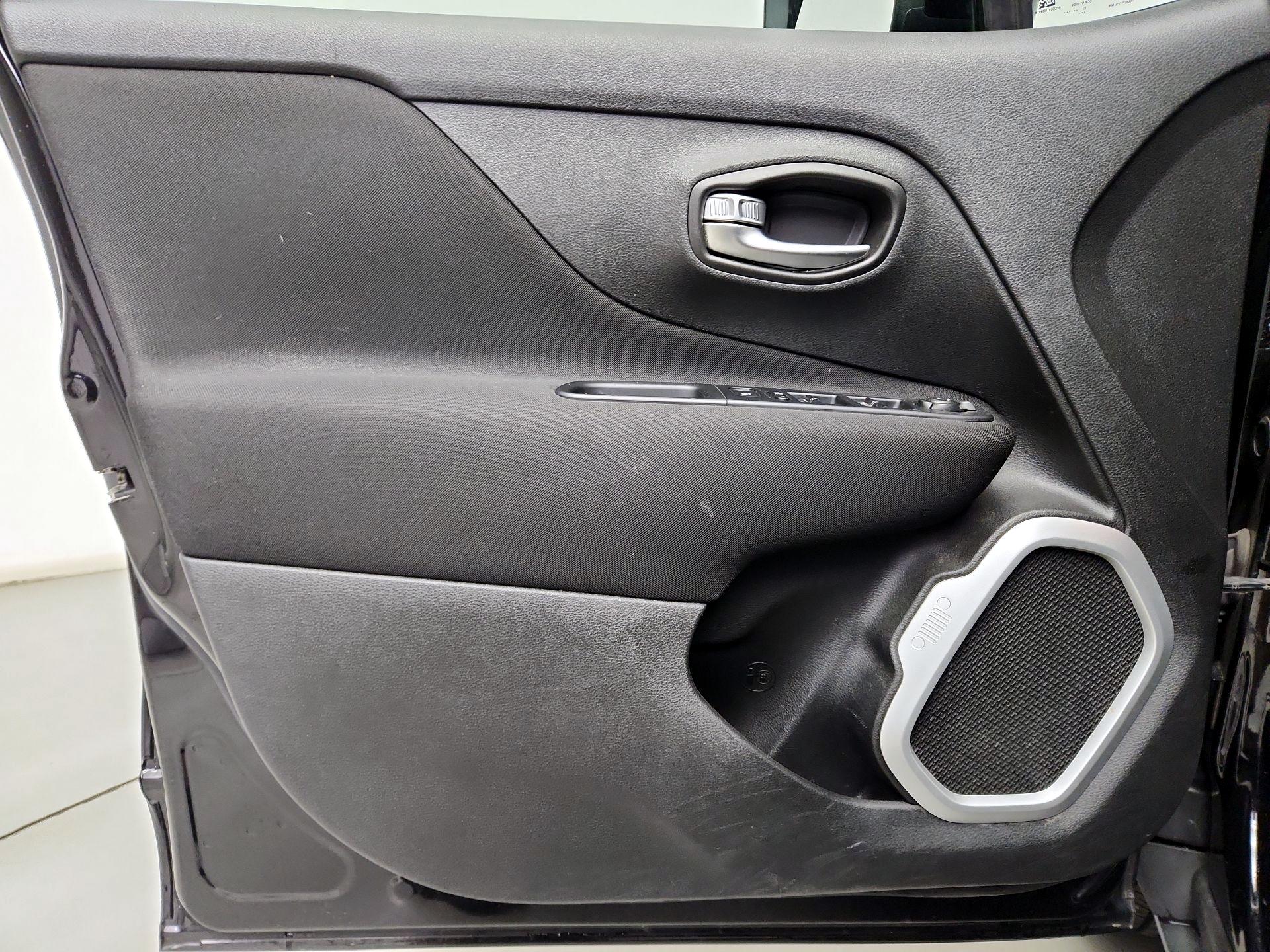Thumbnail: 2020 Jeep Renegade - 12