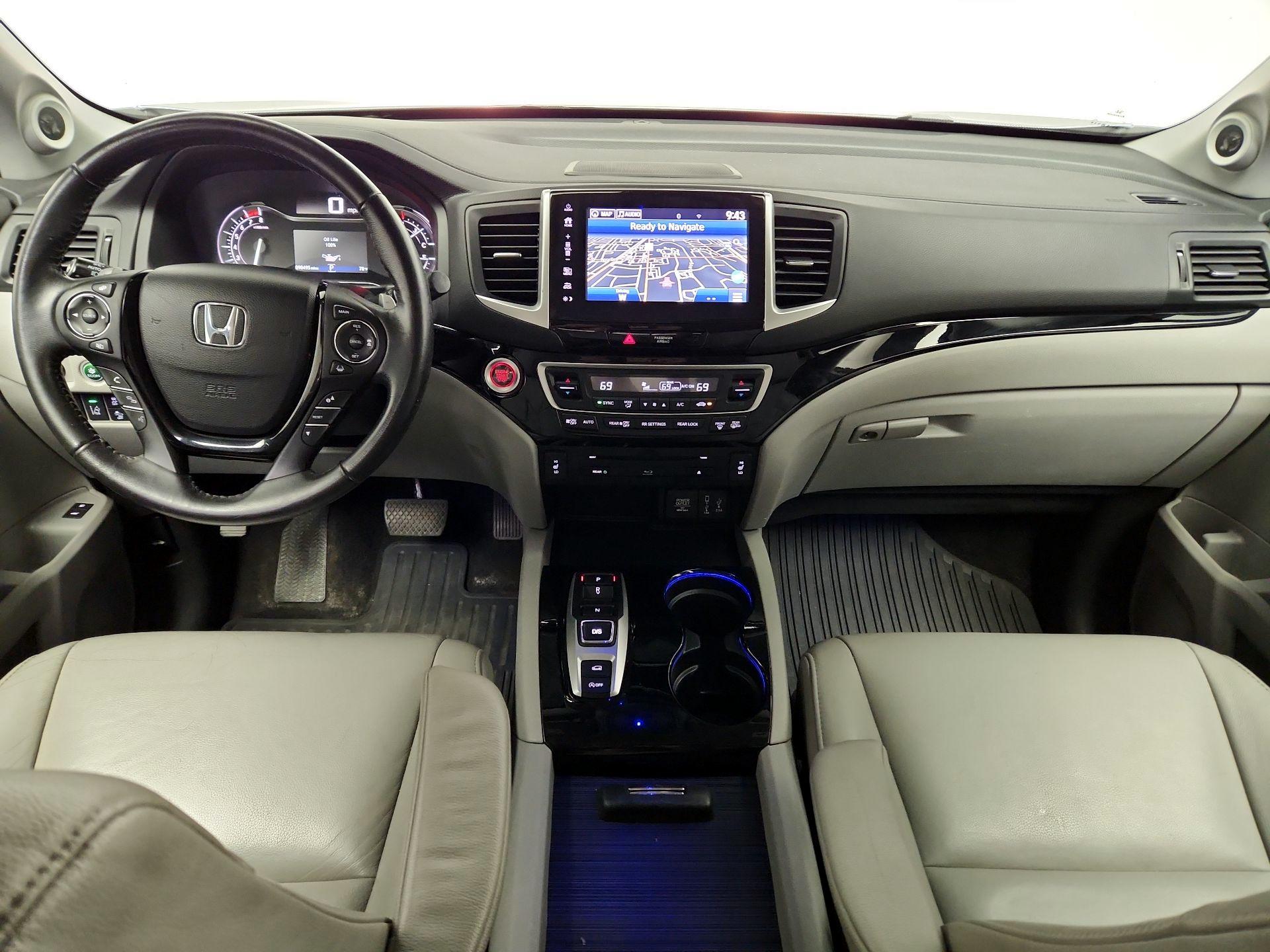 Thumbnail: 2017 Honda Pilot - 9