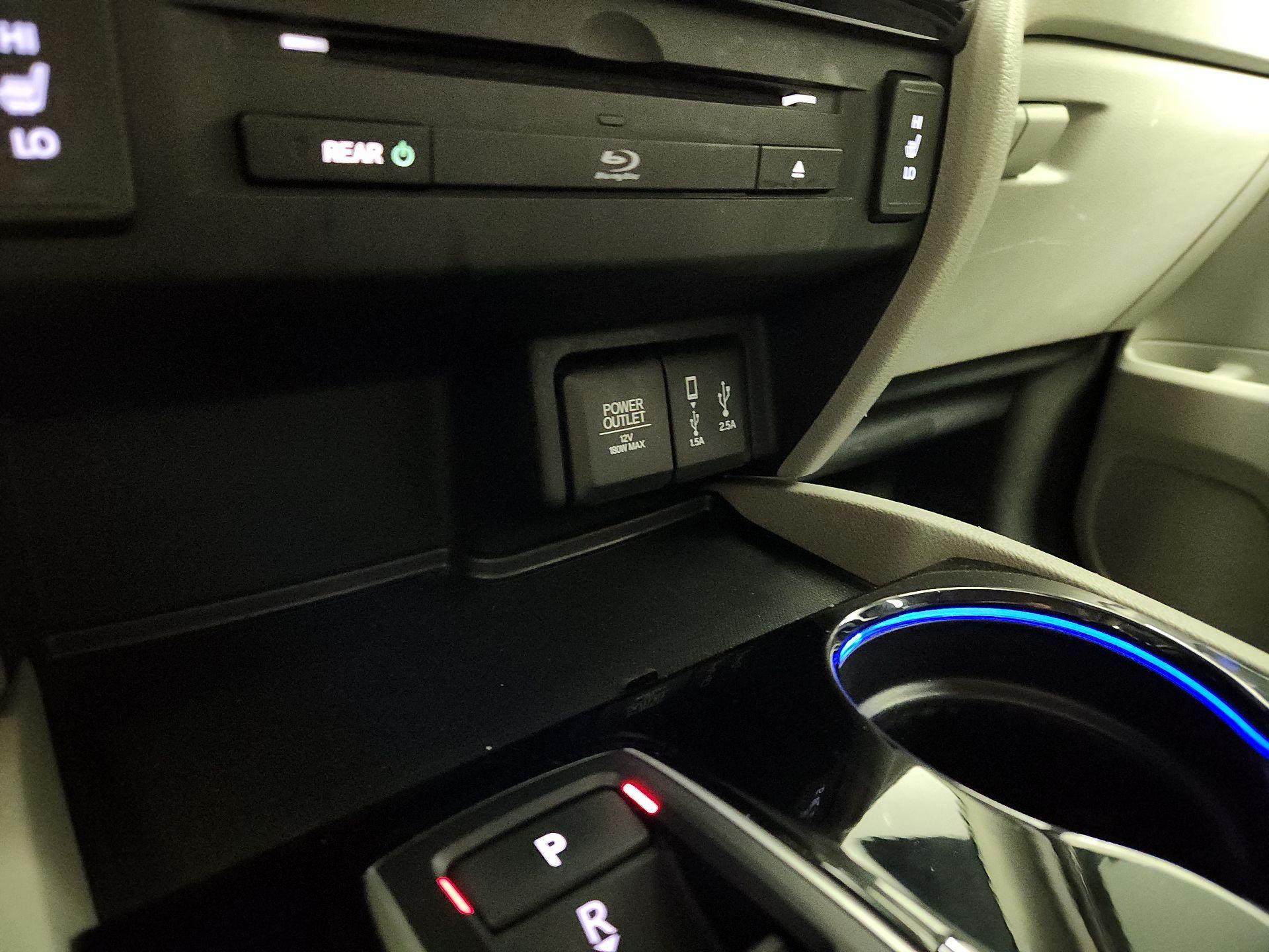 Thumbnail: 2017 Honda Pilot - 19