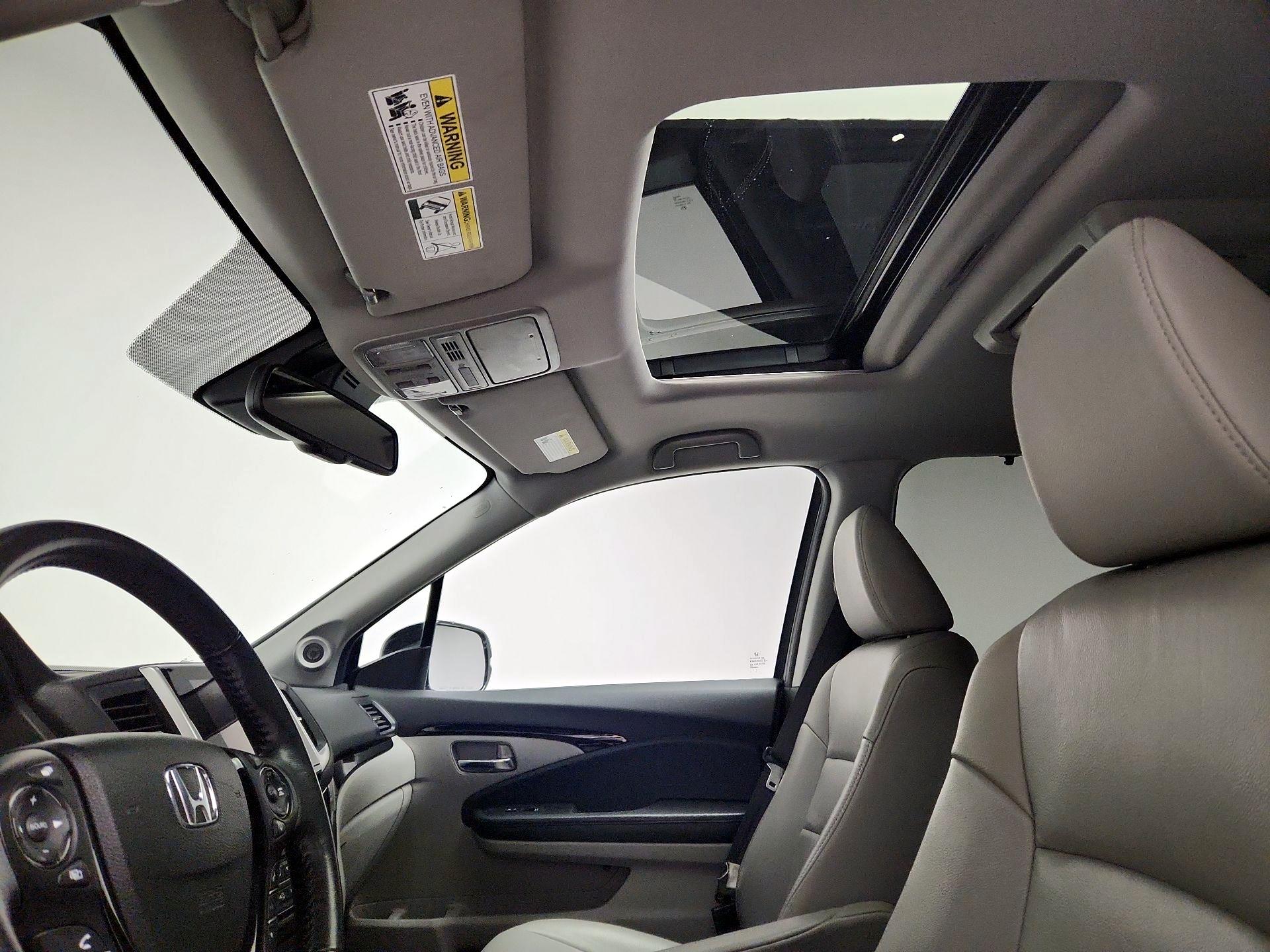 Thumbnail: 2017 Honda Pilot - 20