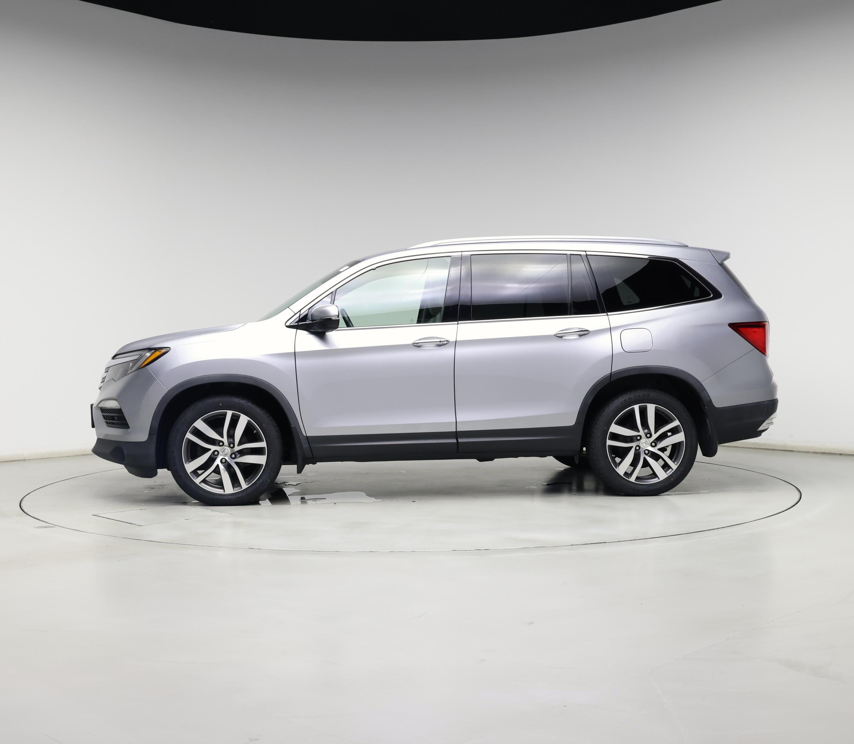 Thumbnail: 2017 Honda Pilot - 3