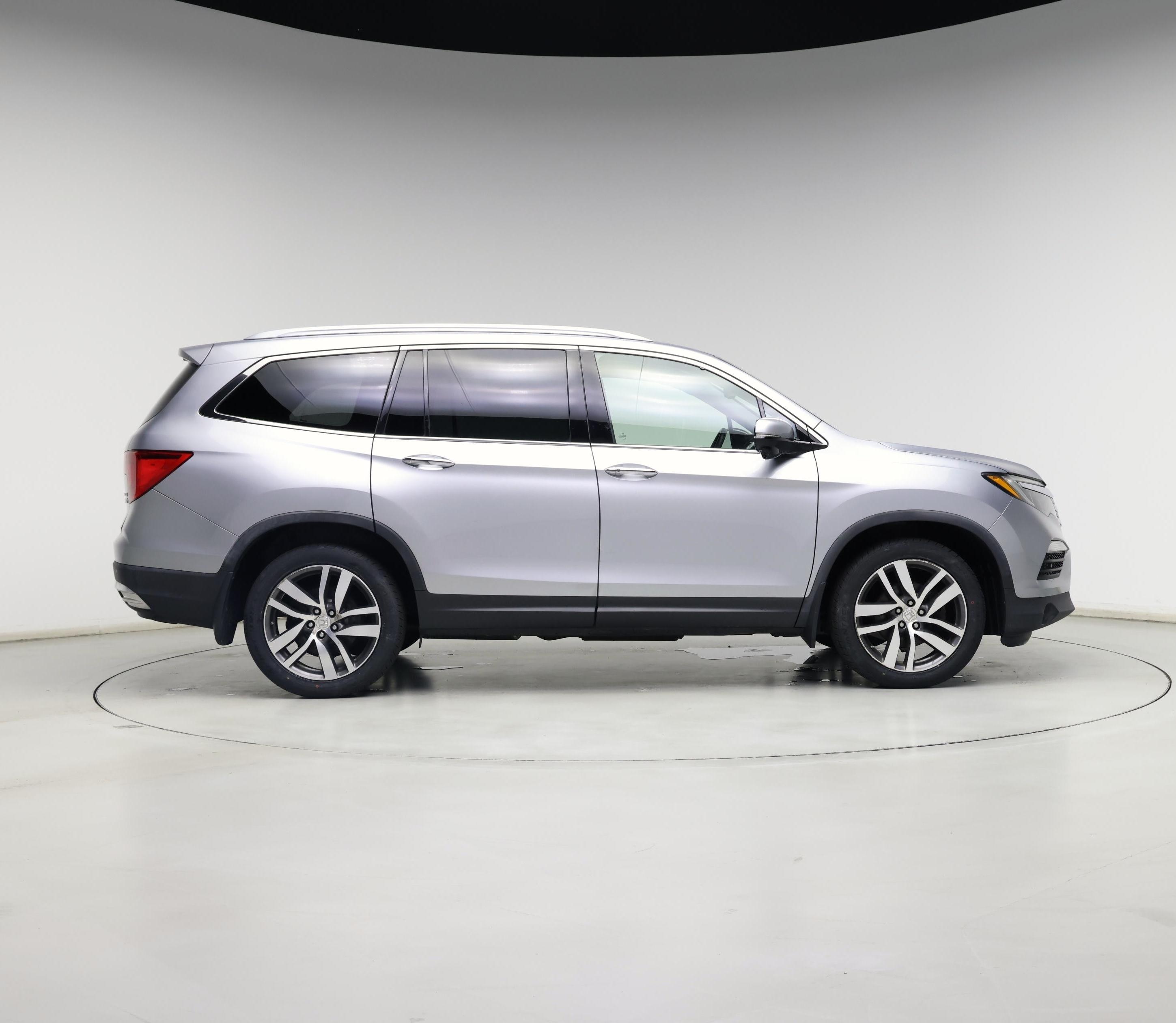 Thumbnail: 2017 Honda Pilot - 7