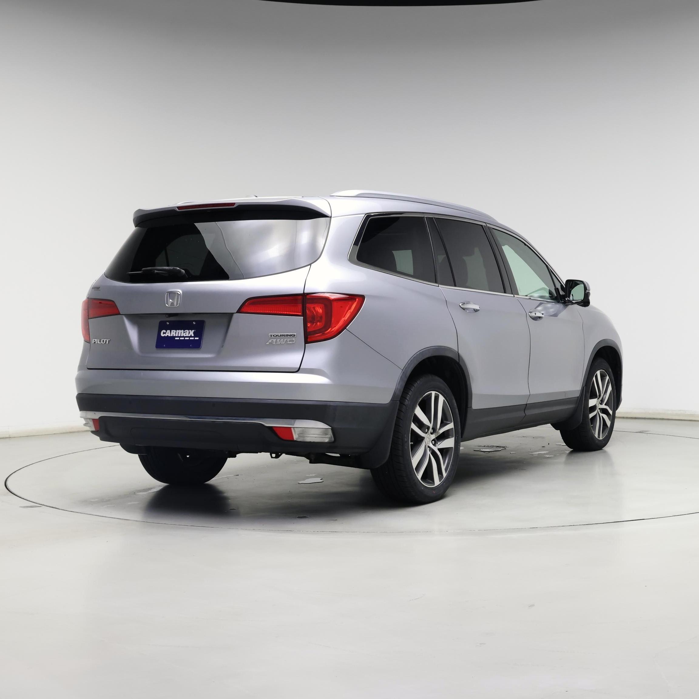 Thumbnail: 2017 Honda Pilot - 8