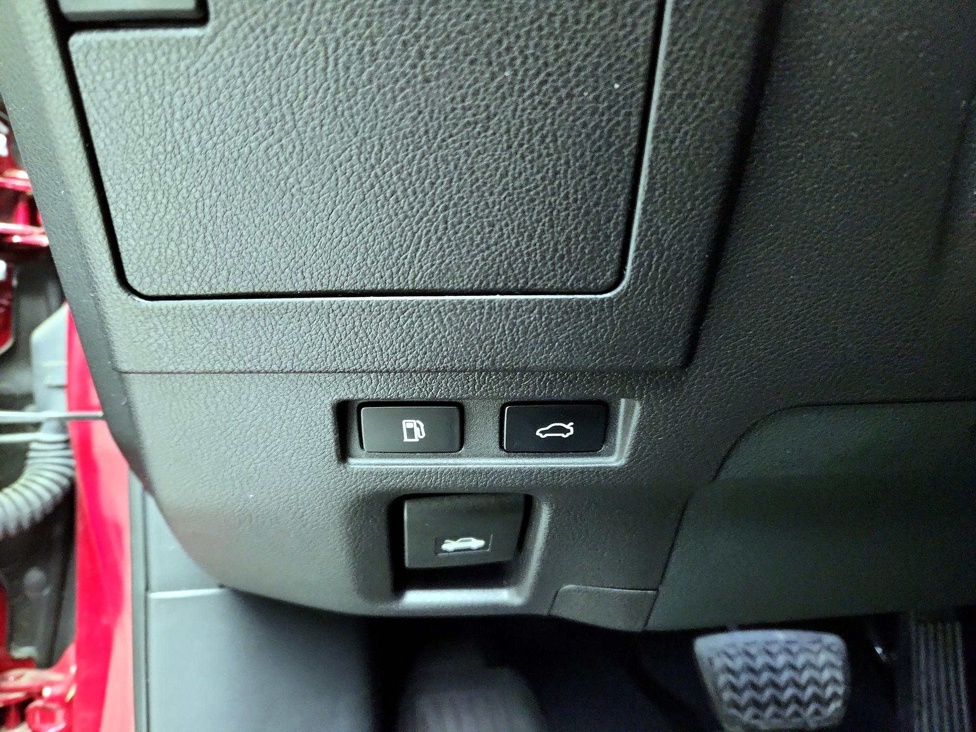 Thumbnail: 2020 Lexus ES - 13