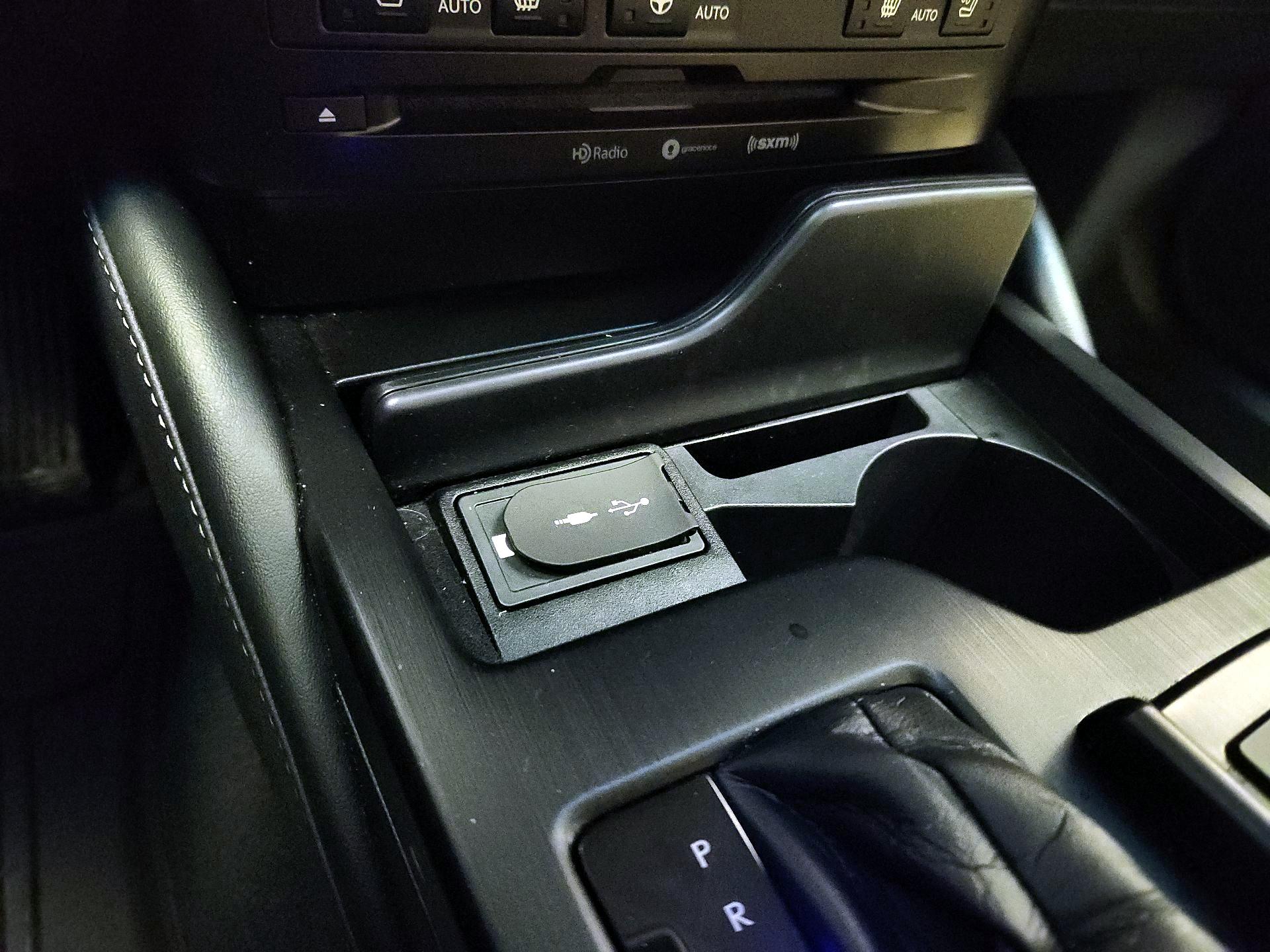 Thumbnail: 2020 Lexus ES - 19