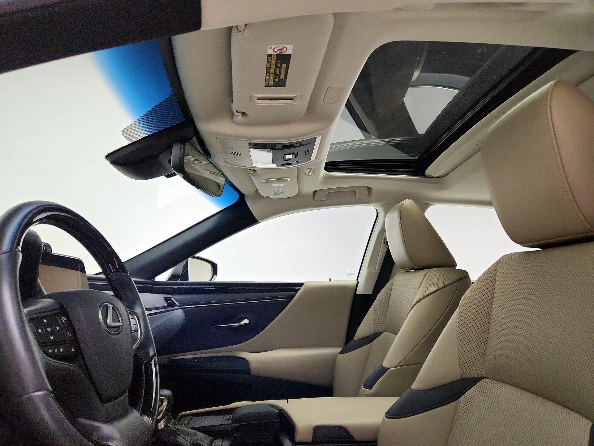 Thumbnail: 2020 Lexus ES - 20