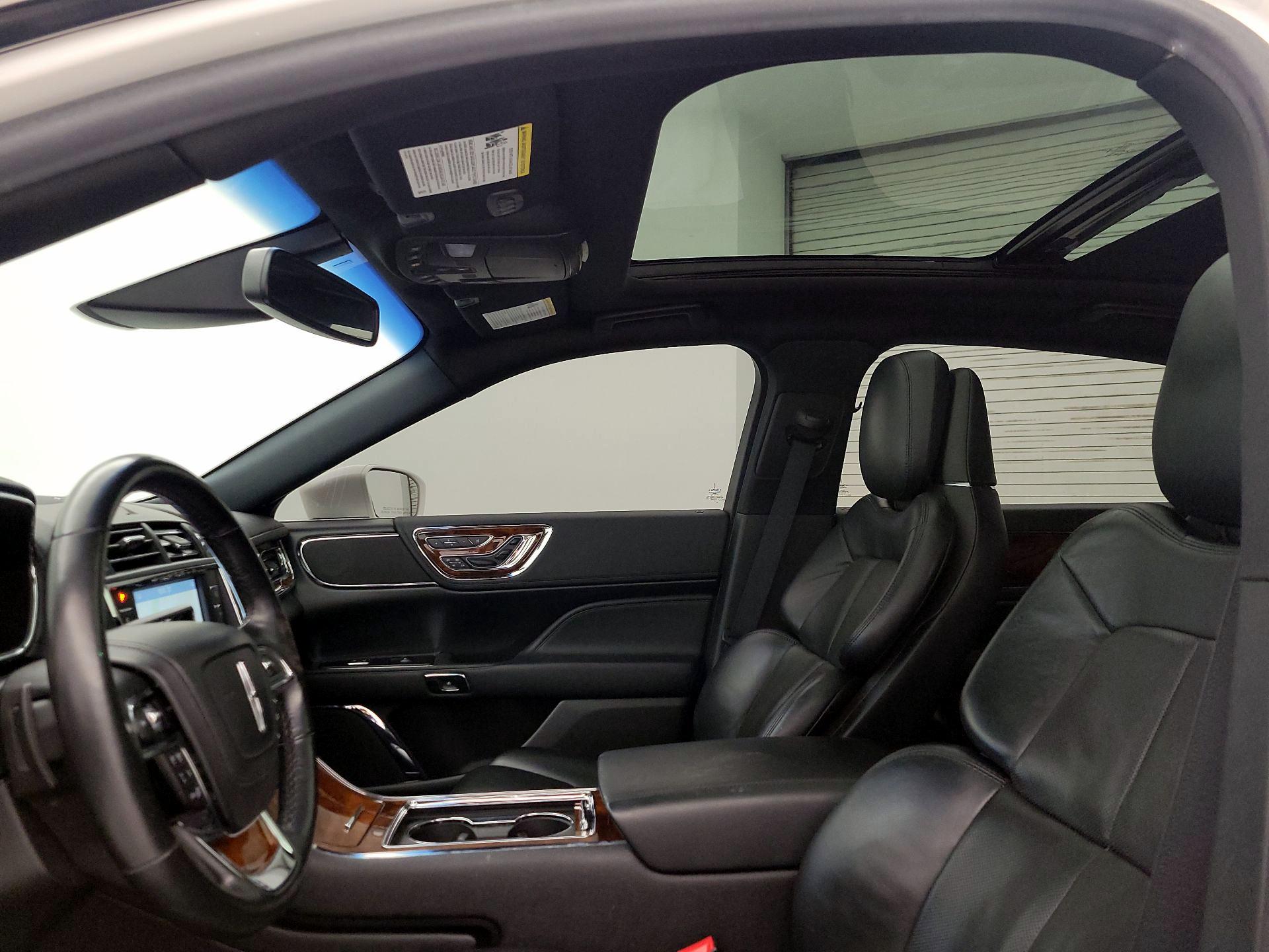 Thumbnail: 2019 Lincoln Continental - 20