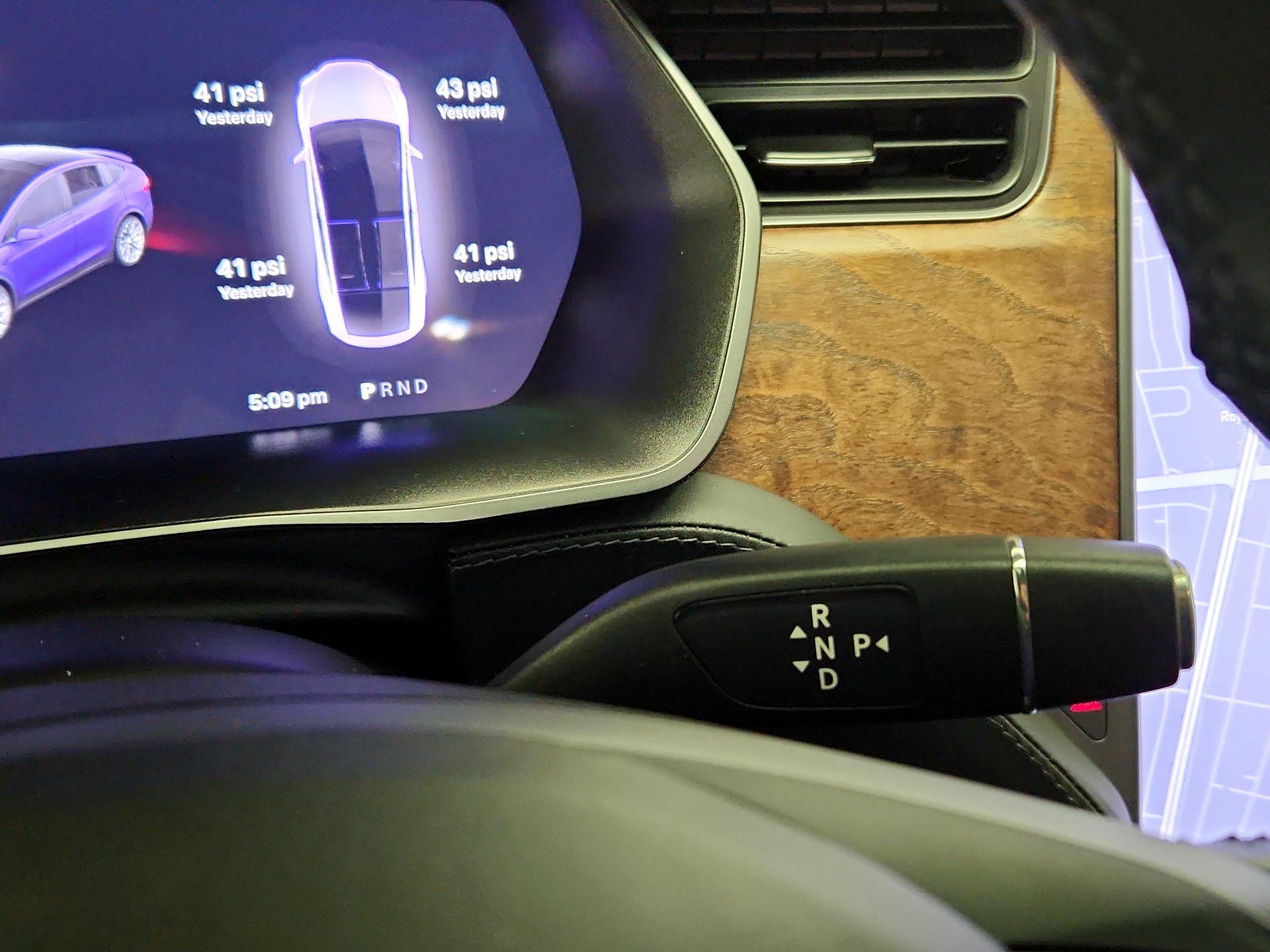 Thumbnail: 2020 Tesla Model X - 17