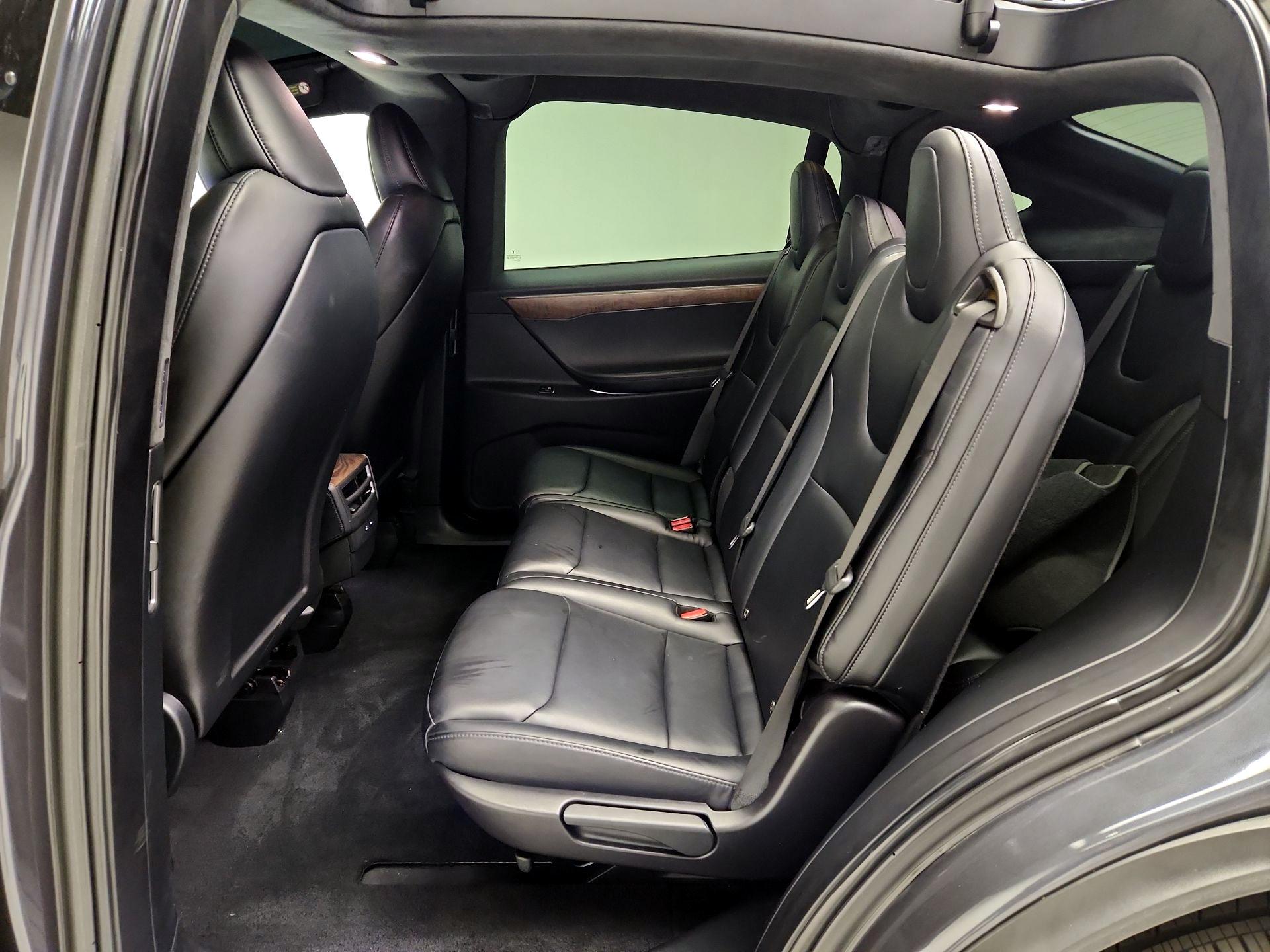 Thumbnail: 2020 Tesla Model X - 19