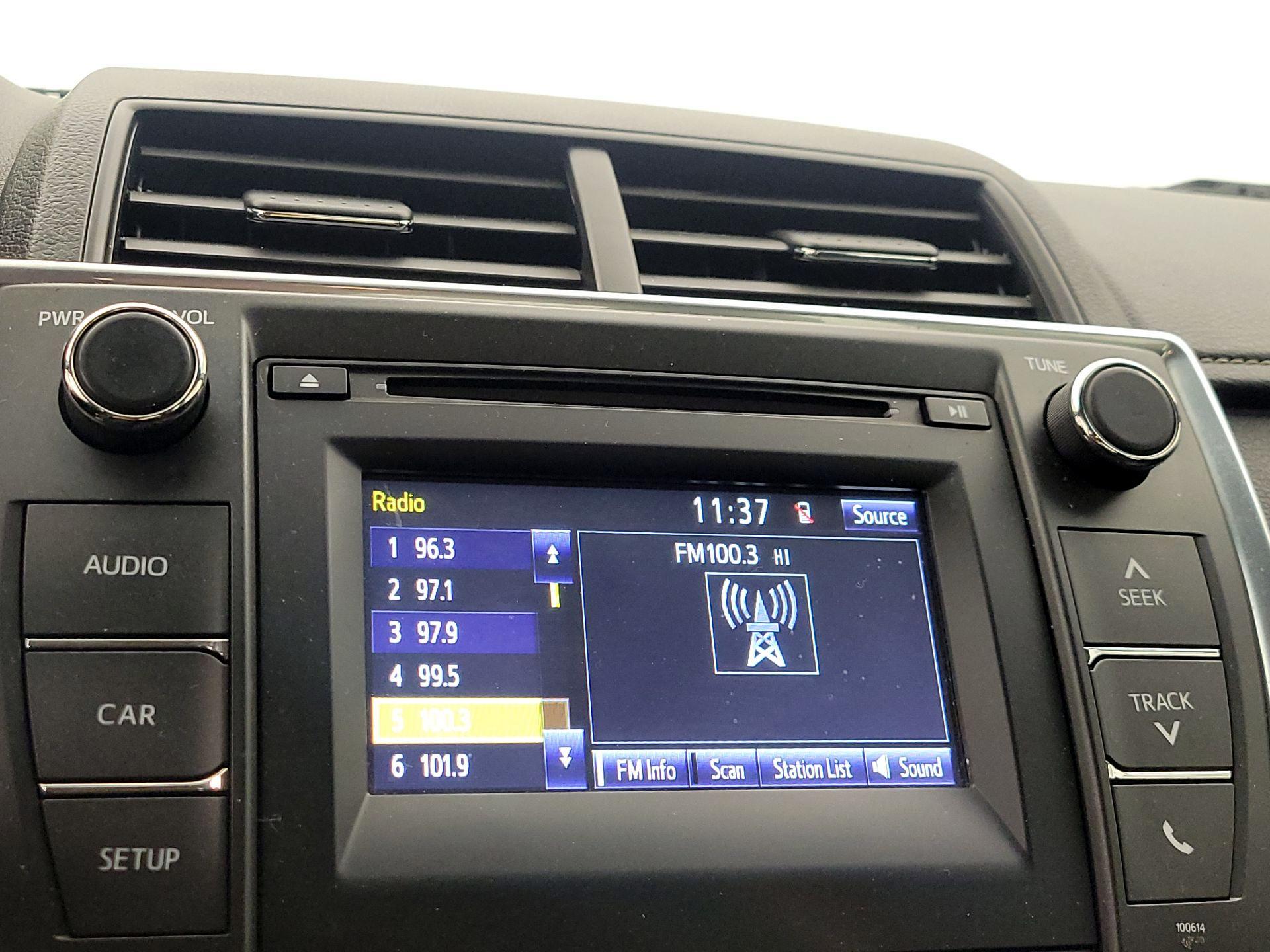 Thumbnail: 2017 Toyota Camry - 14