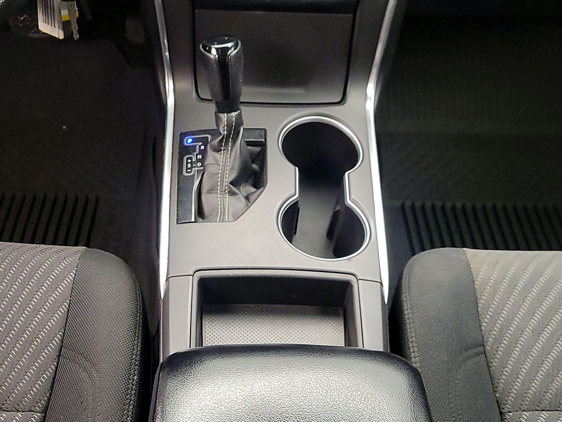 Thumbnail: 2017 Toyota Camry - 16