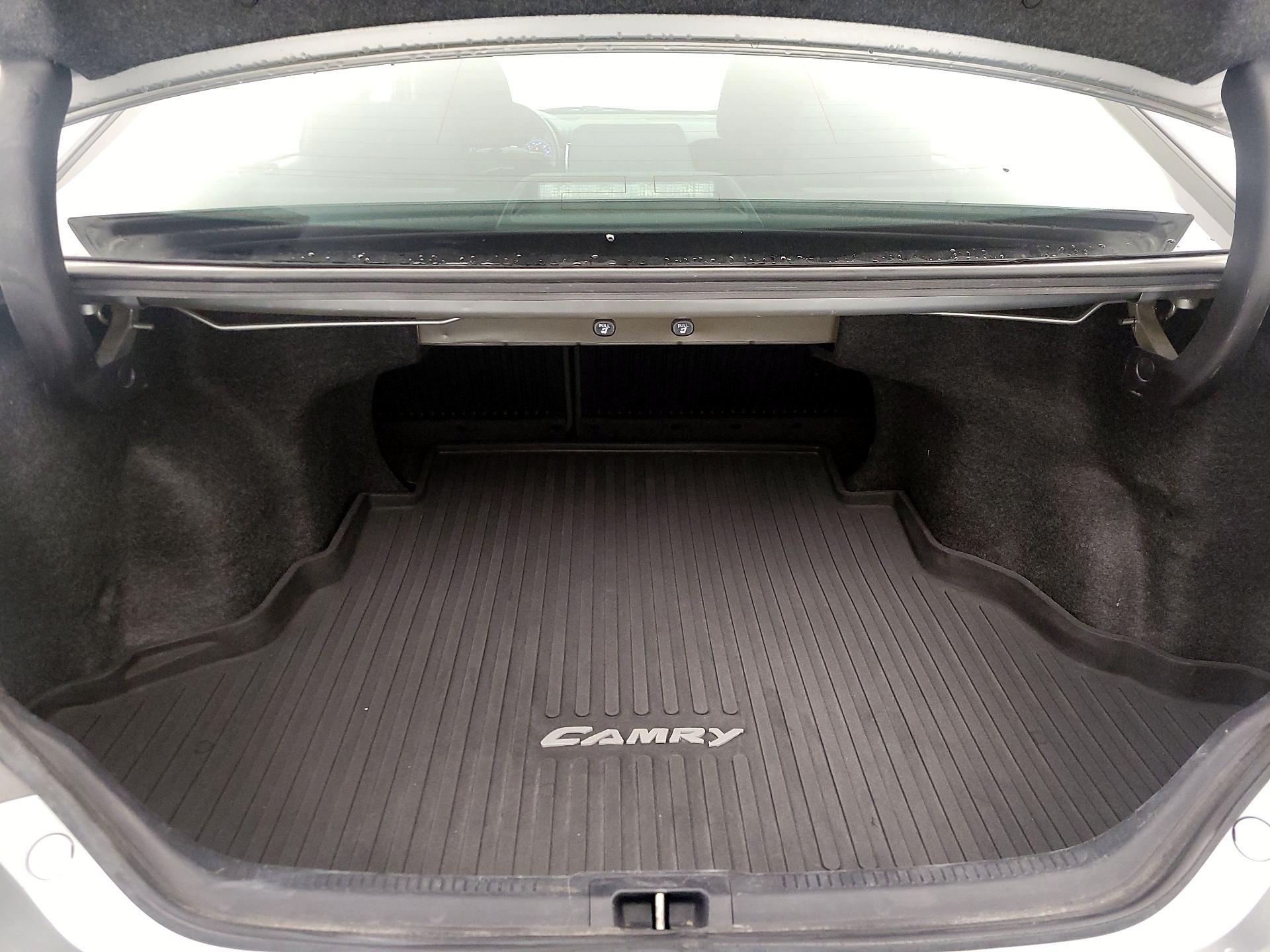 Thumbnail: 2017 Toyota Camry - 19