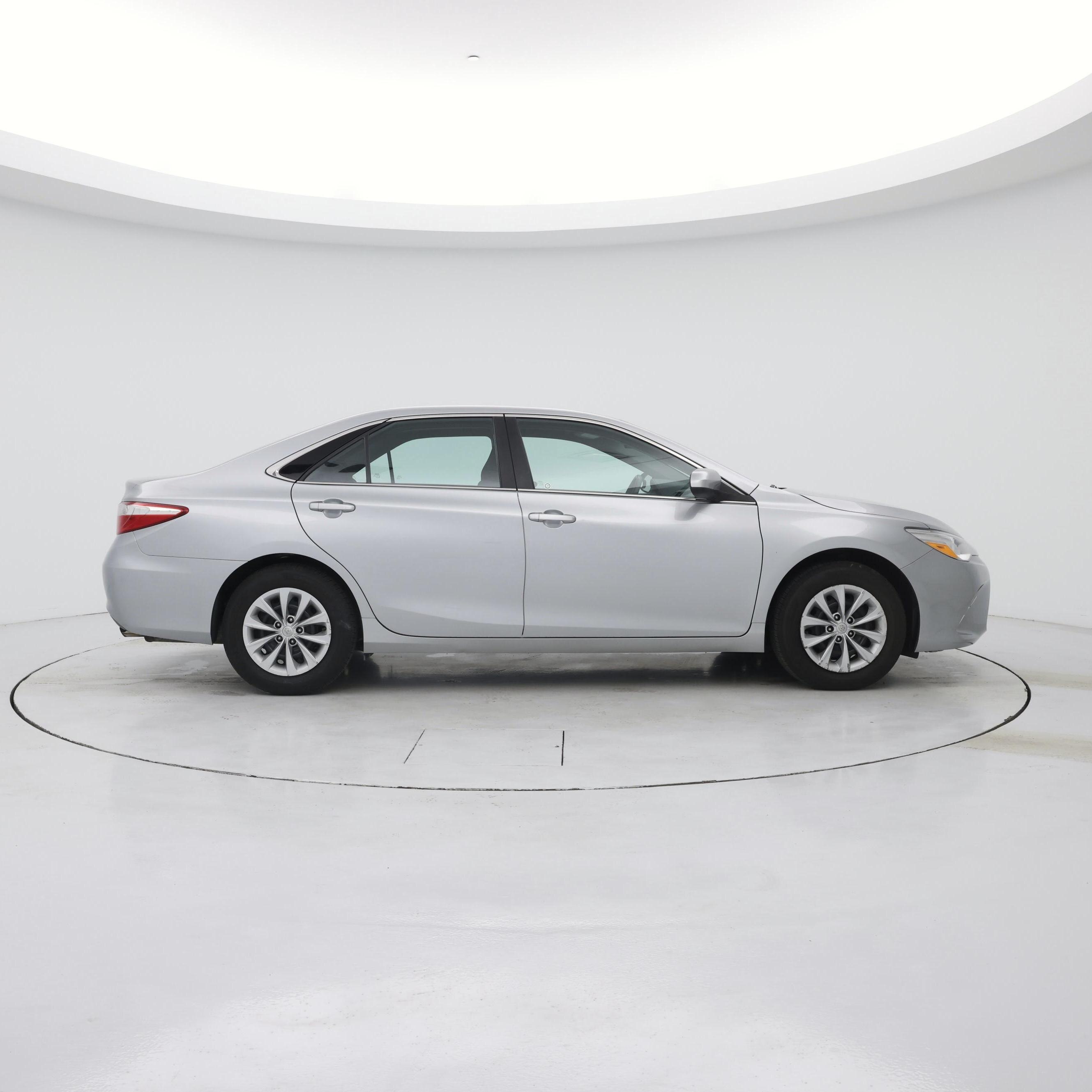 Thumbnail: 2017 Toyota Camry - 7