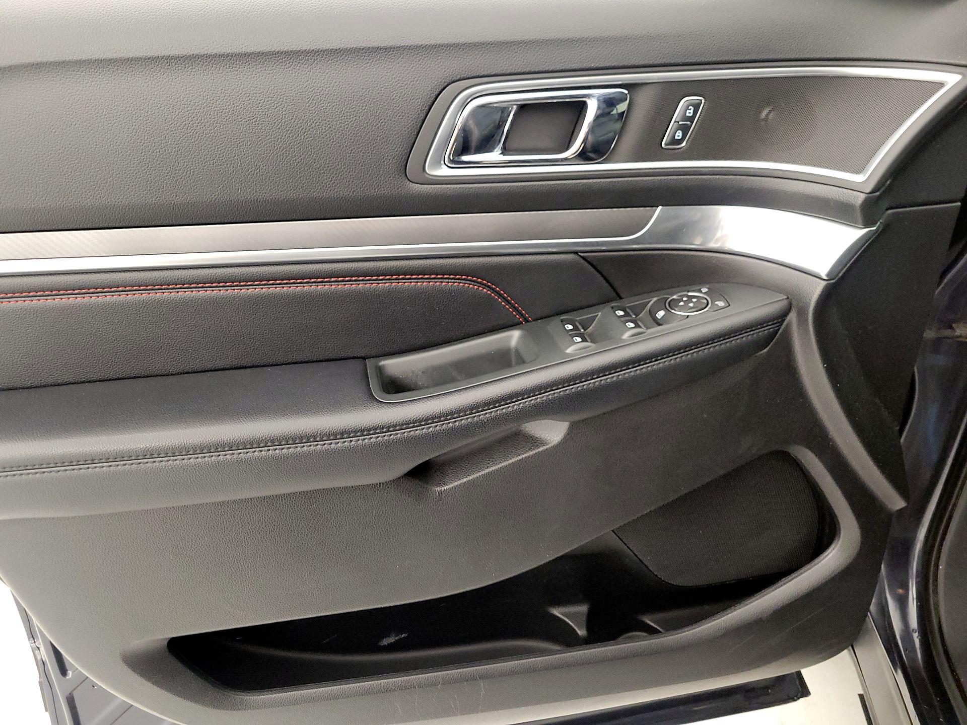 Thumbnail: 2017 Ford Explorer - 12