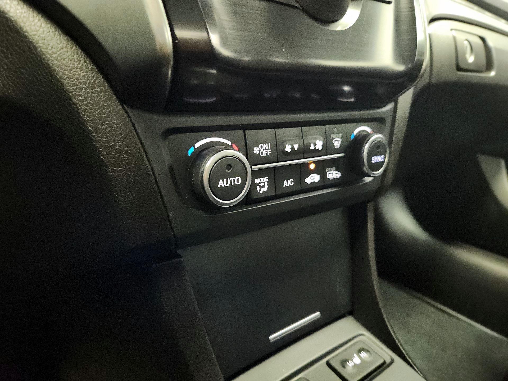 Thumbnail: 2020 Acura ILX - 16