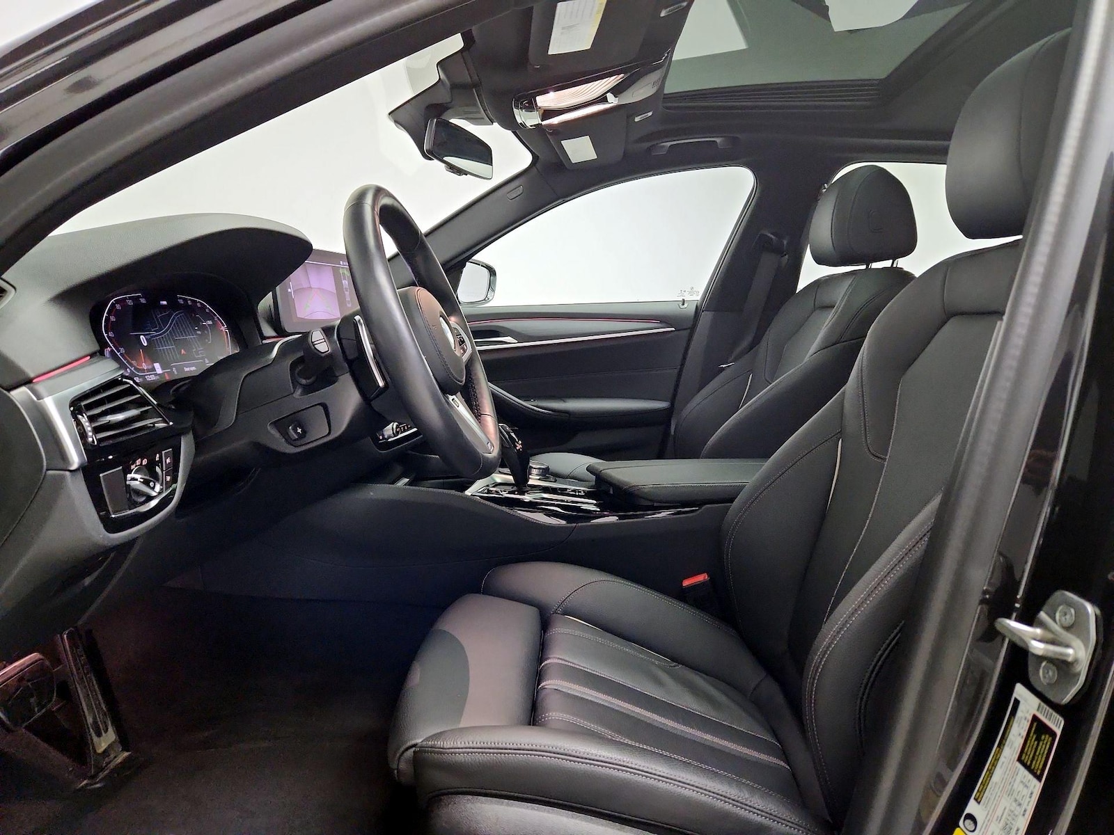 2021 BMW 5 Series 540i - Photo 12