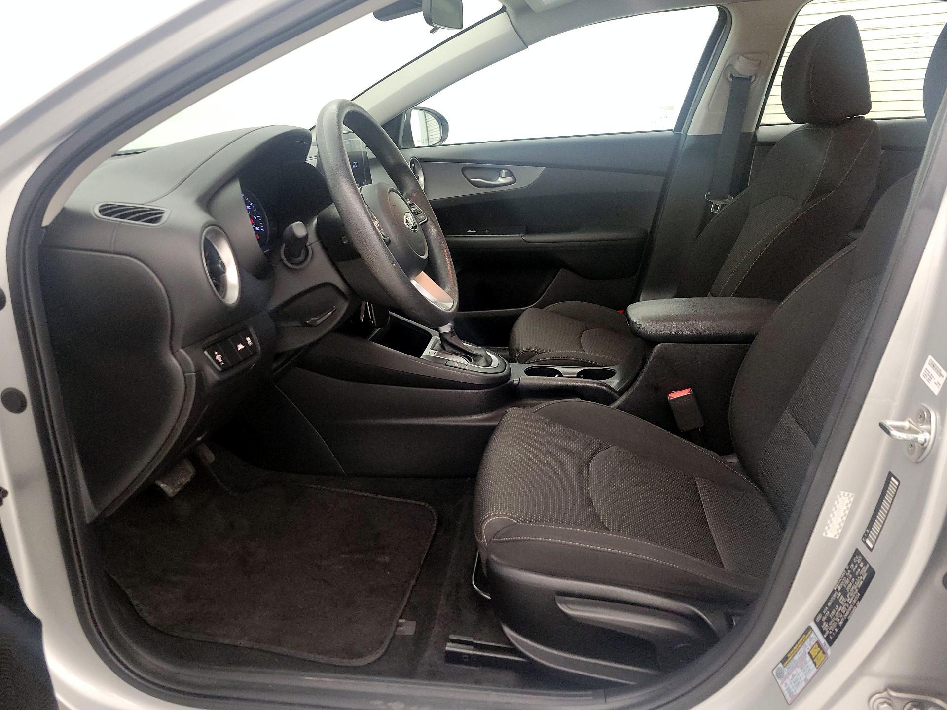 Thumbnail: 2019 Kia Forte - 11