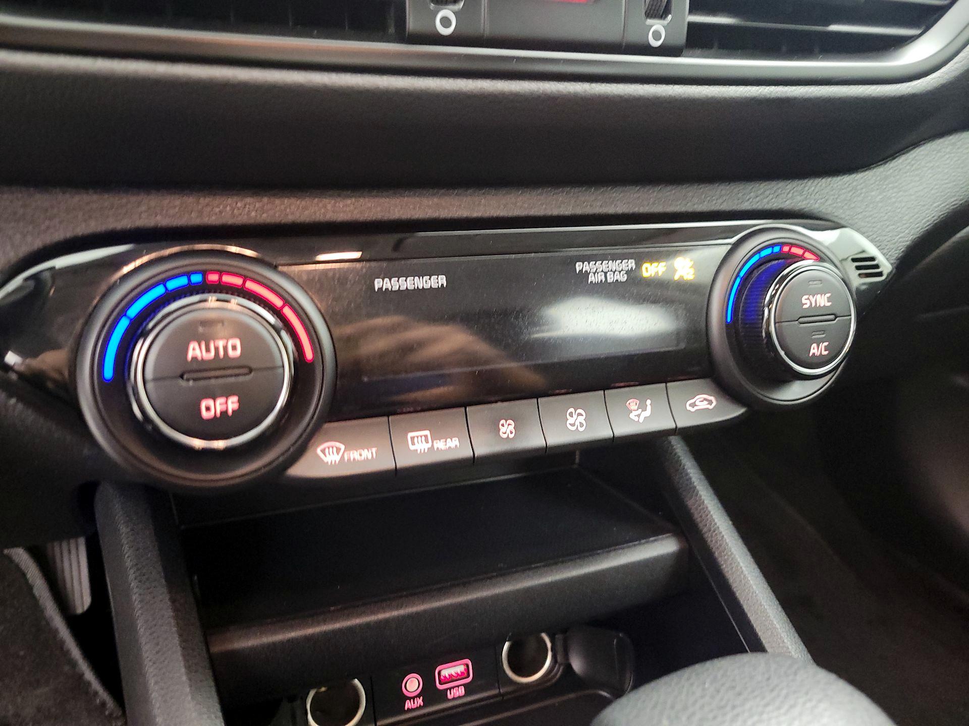 Thumbnail: 2019 Kia Forte - 16