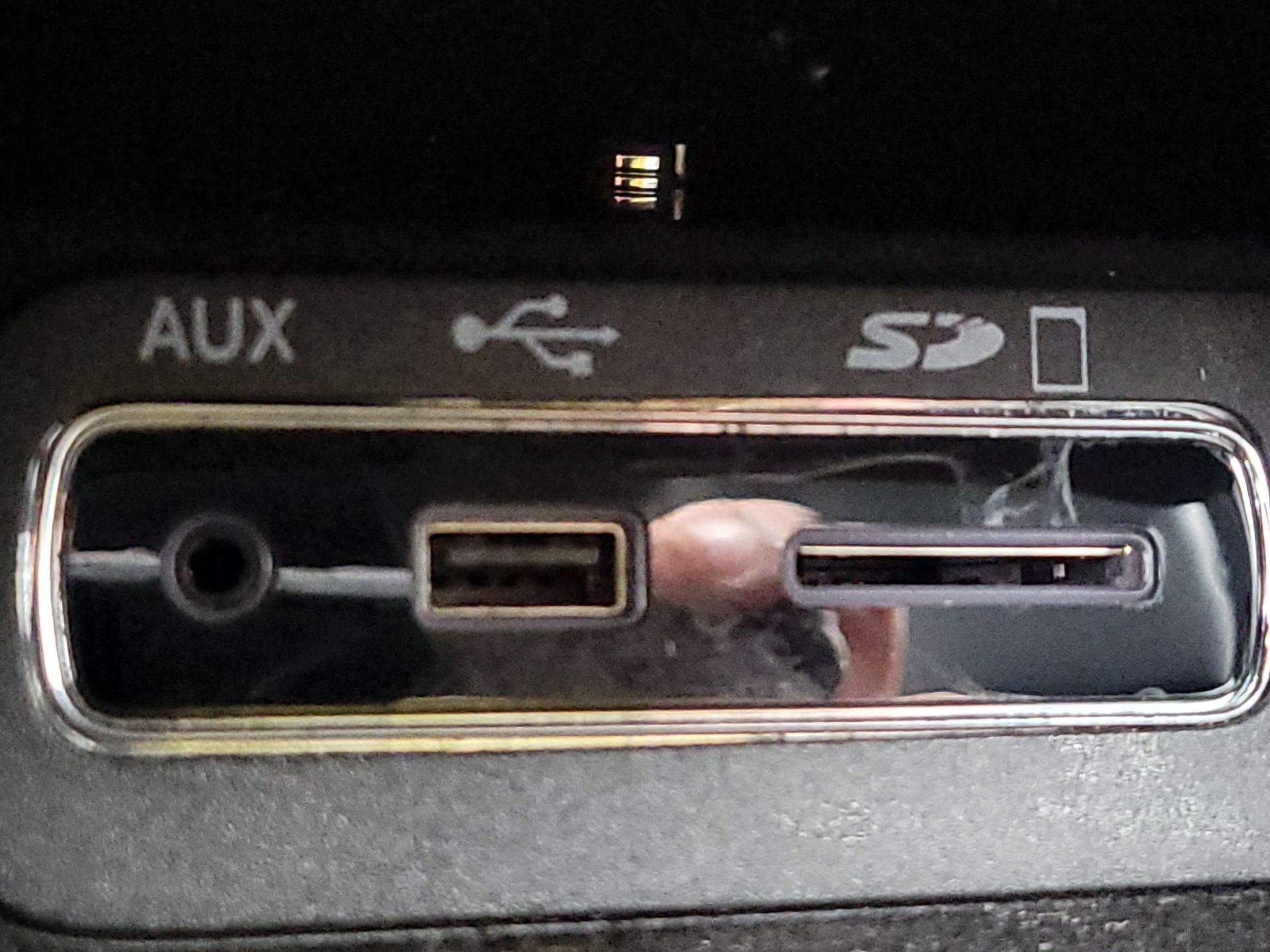 Thumbnail: 2015 Jeep Grand Cherokee - 18