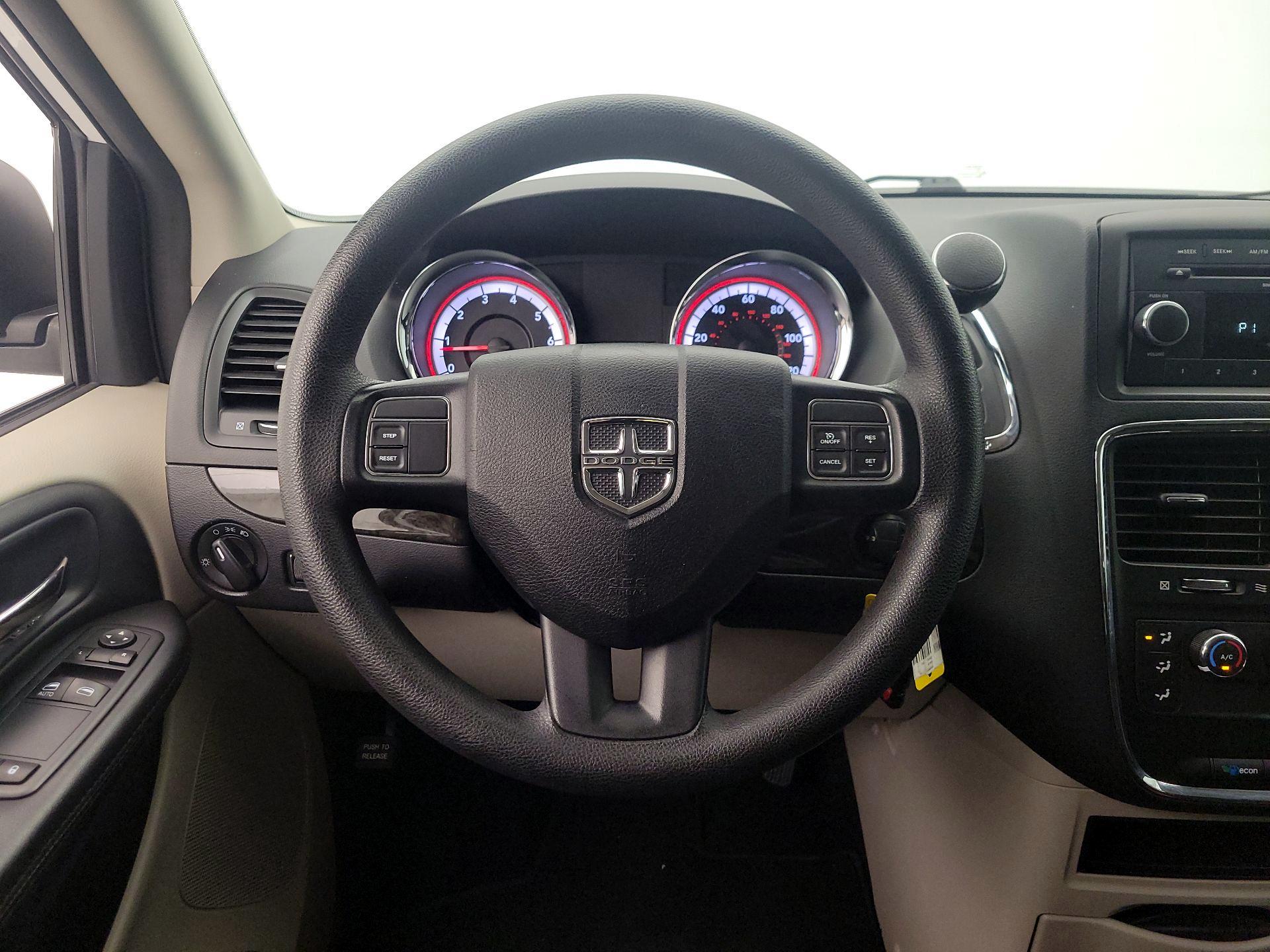 Thumbnail: 2016 Dodge Grand Caravan - 10